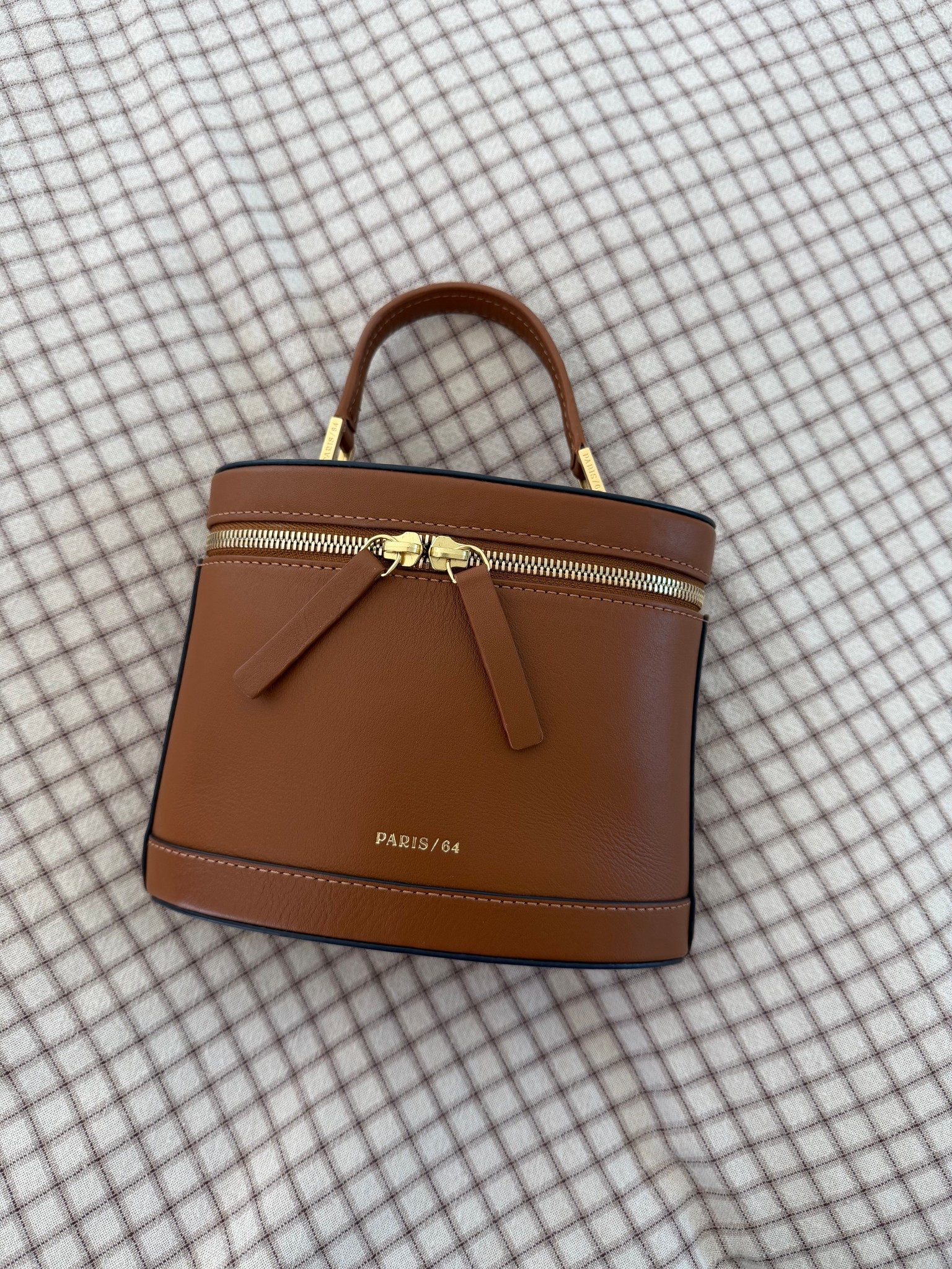 I love this bag, the leather is so soft! Quality is 12/10, also comes with a crossbody strap 🤌🏼

#LTKSeasonal #LTKOver40 #LTKootd