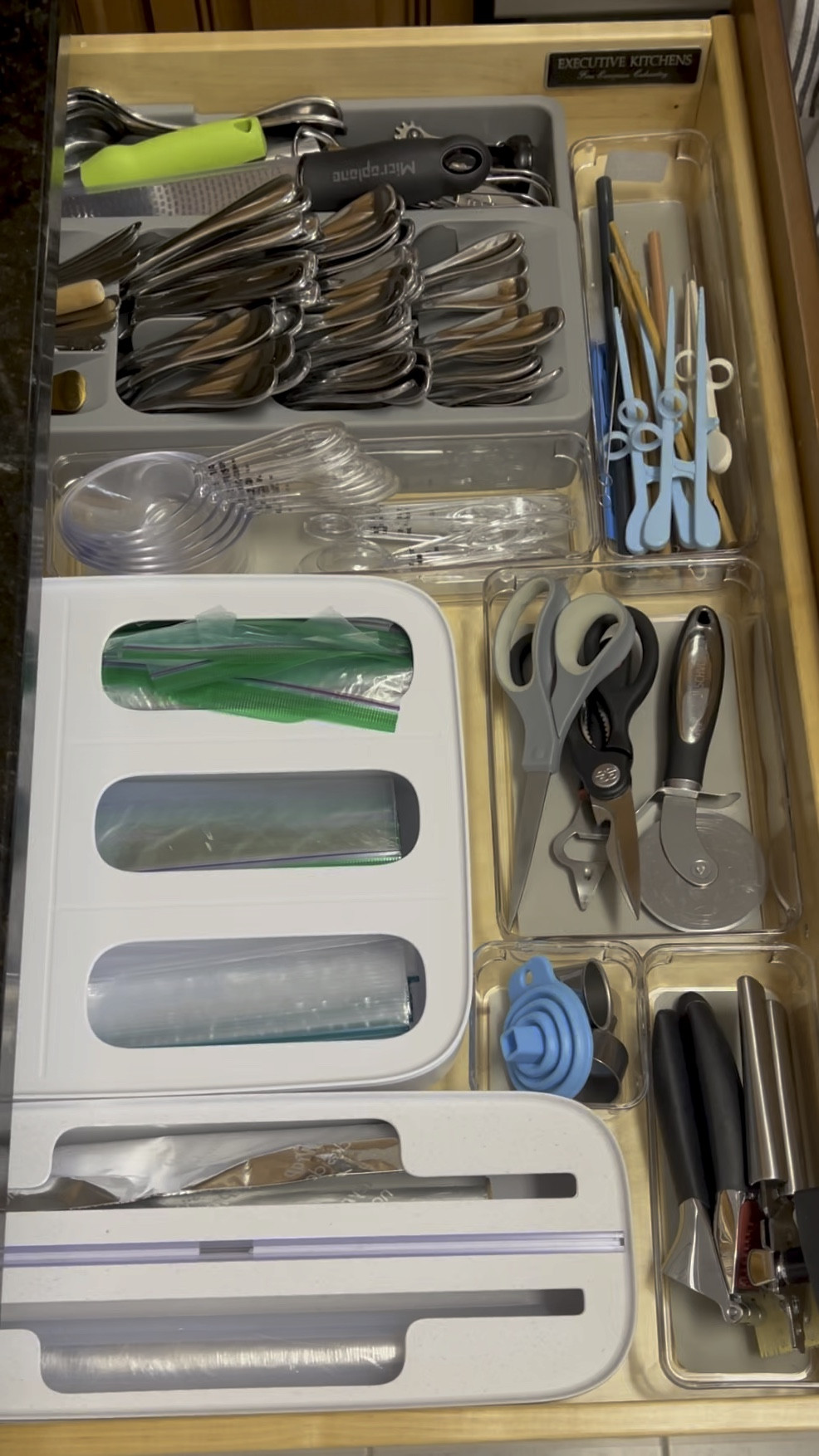 Cleaning and organizing with the help of some Amazon Finds! 

#springcleaning #amazonfinds


#LTKhome