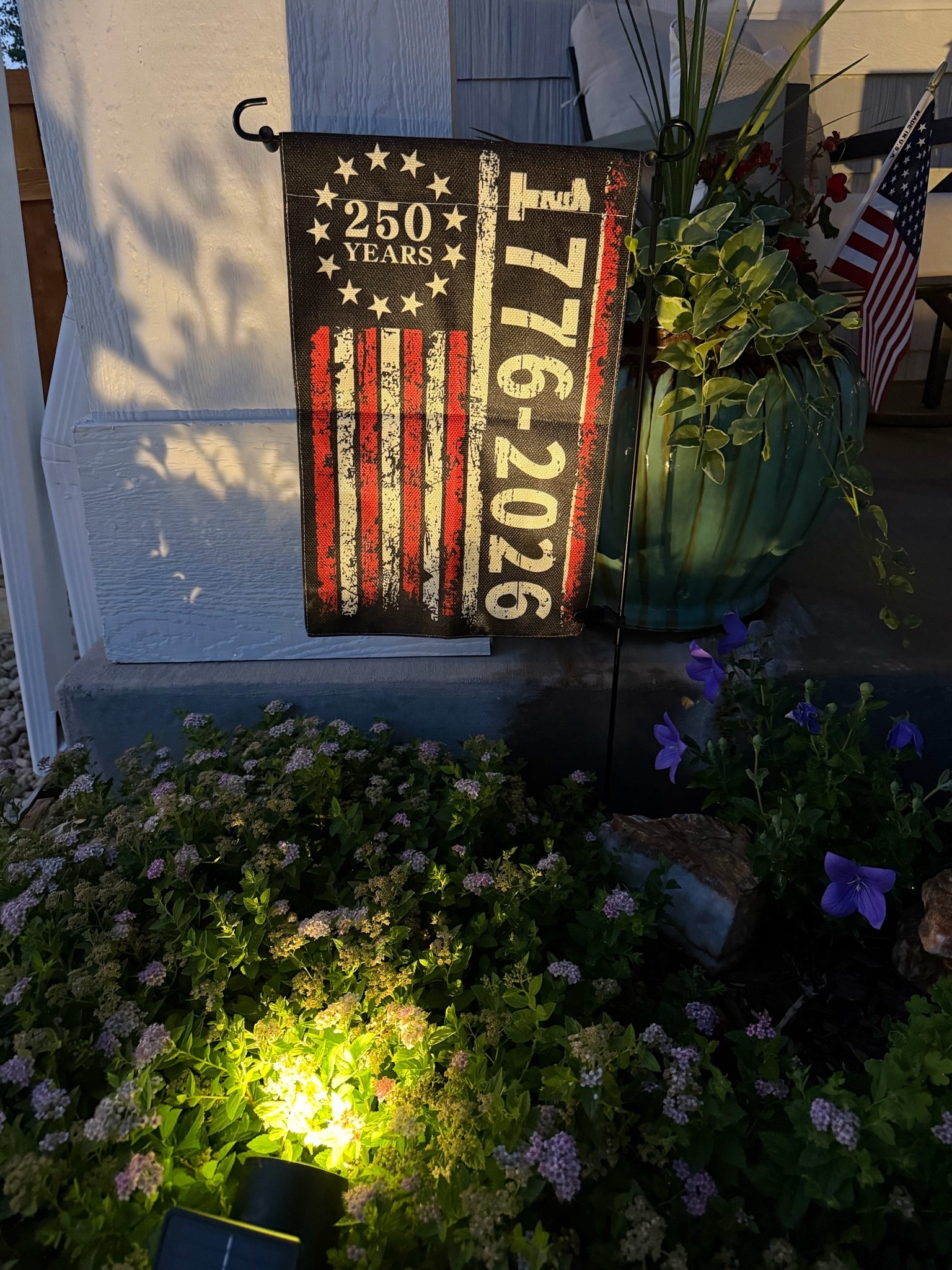 Flag and spot

#LTKSeasonal #LTKHome