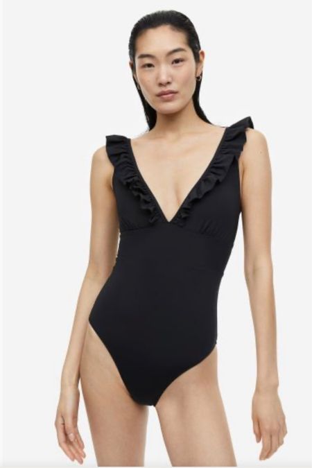 Super flattering Swimsuits from H&M 

#LTKcurves #LTKswim