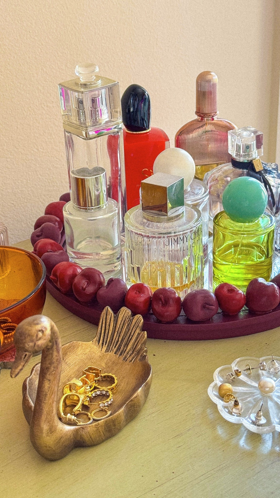 Current favorites on rotation. A mix of soft florals, warm notes, & everyday staples. 