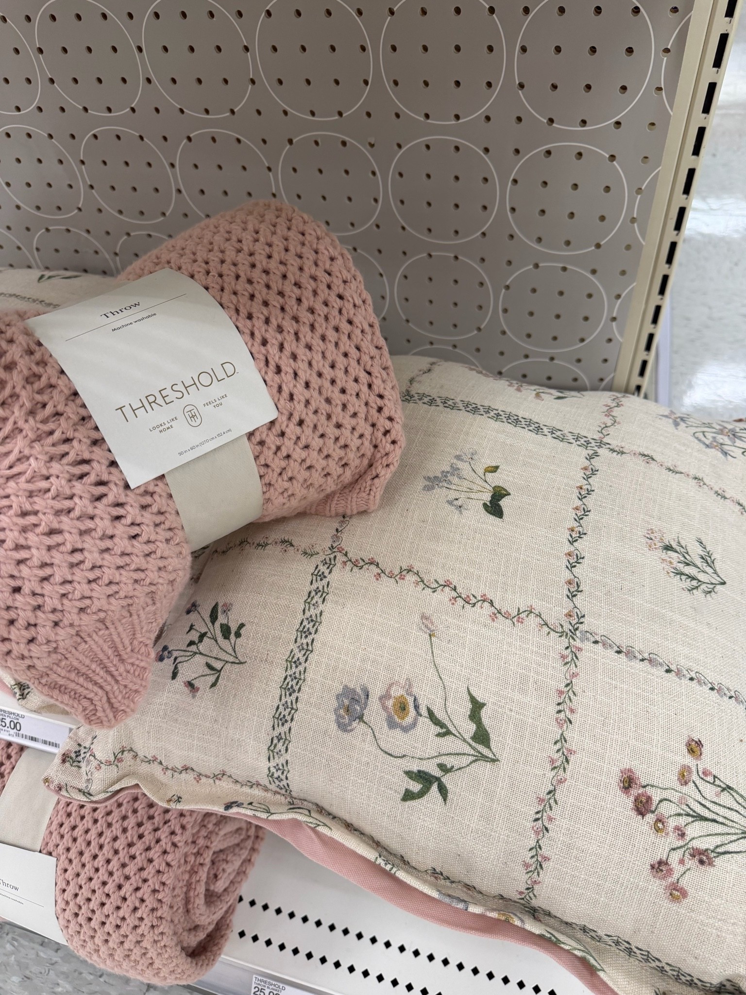 @Target 🌸
#LTKHome #HomeDecorFinds #CozyHome #PinkDecor #FloralDecor #LTKStyle #TargetFinds #HomeInspo

#LTKHome