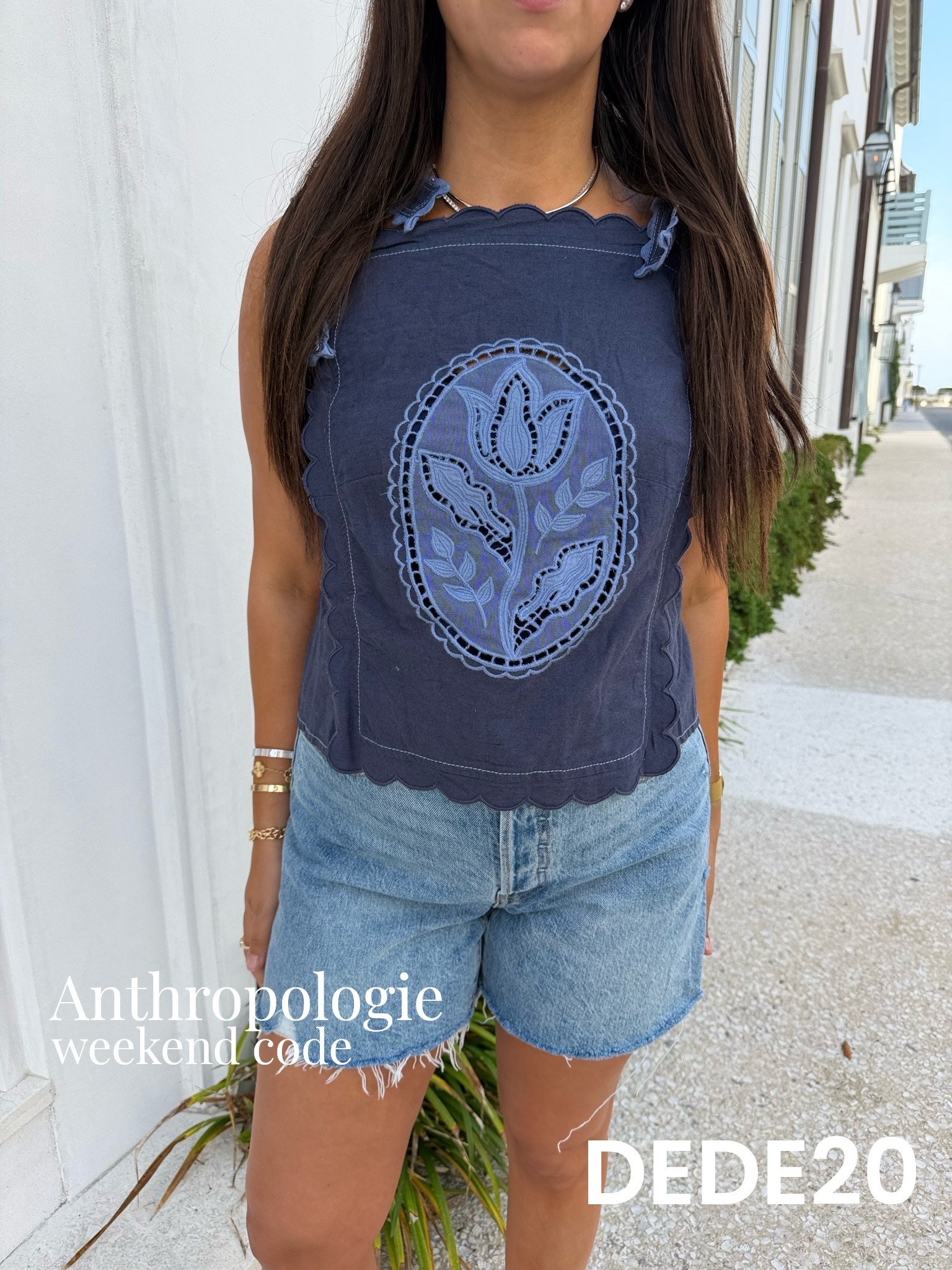💙🌸Obsessed with this style of top!!
Top: medium 

Dressupbuttercup.com #dressupbuttercup #dederaad

#LTKootd #LTKMothersDay #LTKSaleAlert