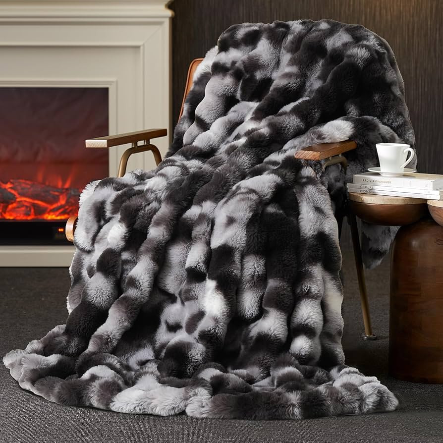 Amélie Home Faux Fur Throw Blanket for Couch, Ultra Soft Fuzzy Plush Bubble Throw for Sofa, Livi... | Amazon (US)