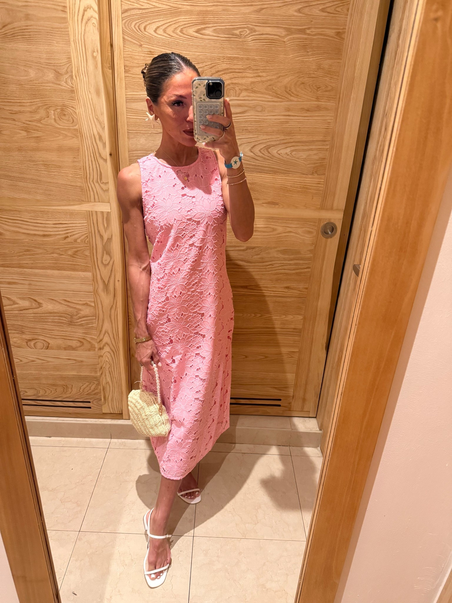 Tonight’s dinner outfit from Tuckernuck. A lace pink dress 

#LTKootd #LTKgrwm #LTKTravel