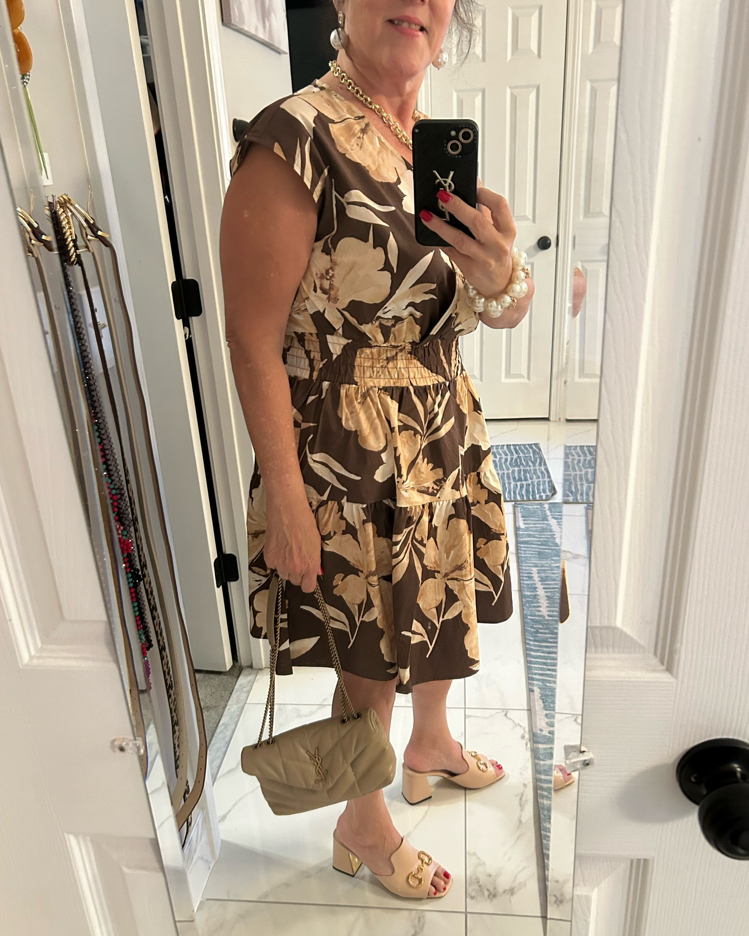 such a classy dress!! love this soft floral print, and the little beige bag and heels pull it all together 🤎 always be confident
#styleover50 #midlifestyle #agelessfashion #summerdress #weddingguestdress

#LTKWedding #LTKMidsize #LTKdayinmylife