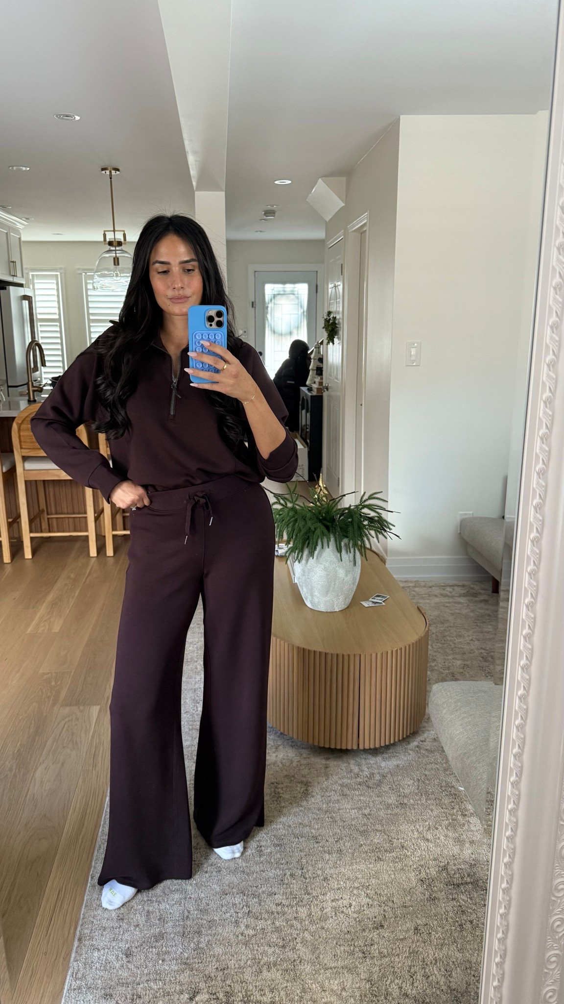 Medium in both, pants are in a long. 

#LTKwinter #LTKcanada #LTKstyletip