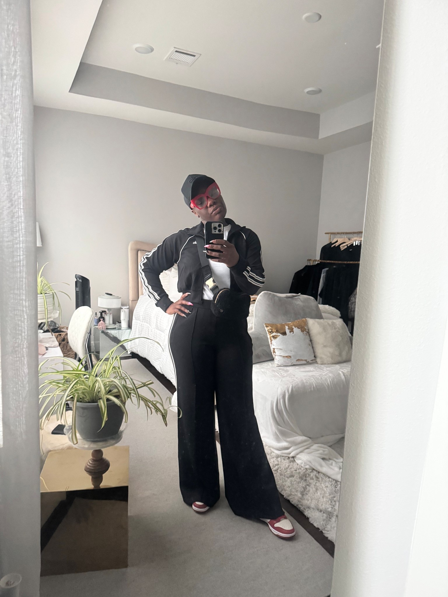 Traveling in style with the Alo Track Star track suit. This outfit is so cute and comfy and extremely stylish. Alo track suit. Alo ootd. OOTD. Style tips. Fall fashion. Travel outfits. 

#LTKSeasonal #LTKStyleTip #LTKTravel