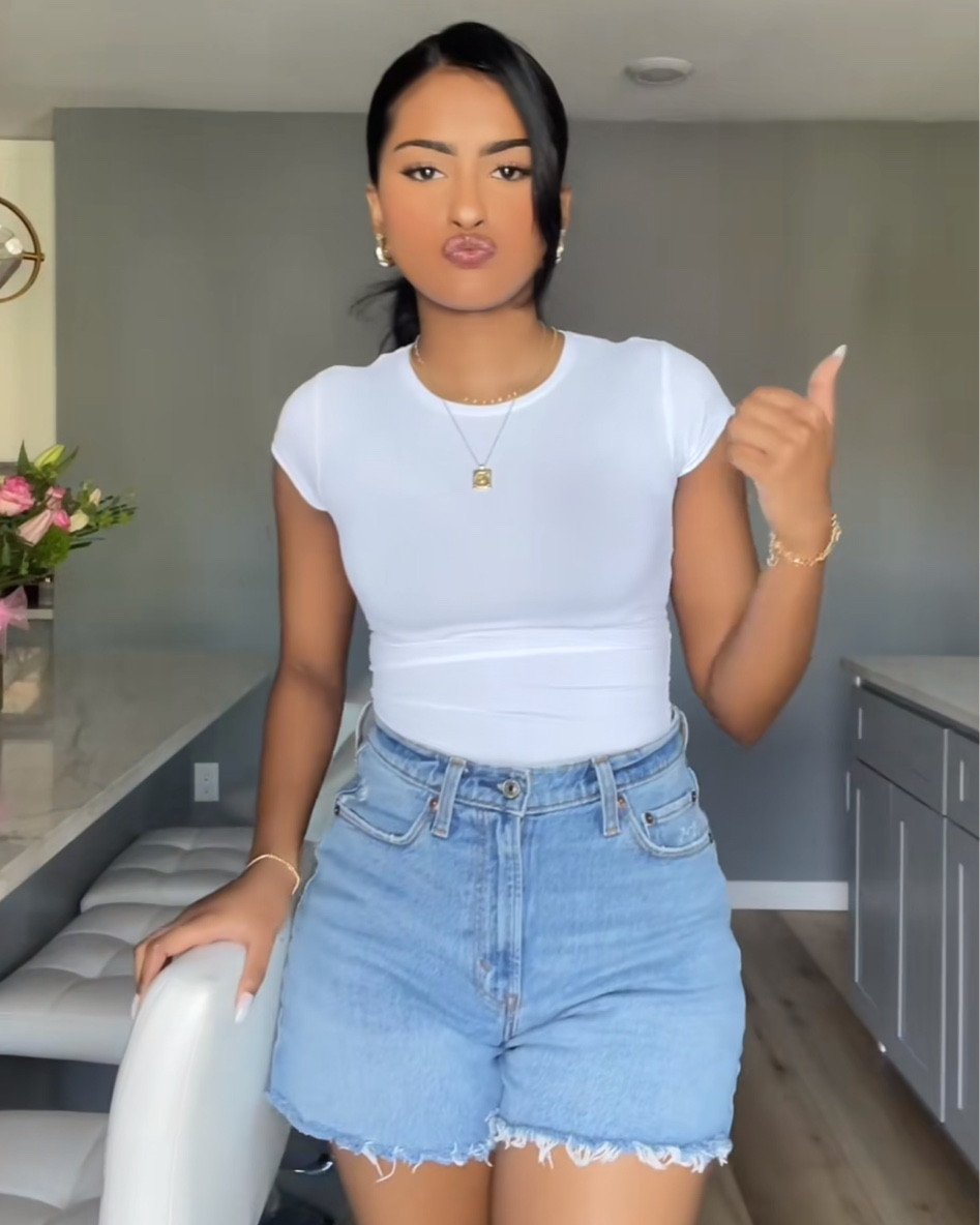 pull & bear top in xs 
Abercrombie dad shorts in 25 

#LTKGiftGuide #LTKFindsUnder100 #LTKStyleTip