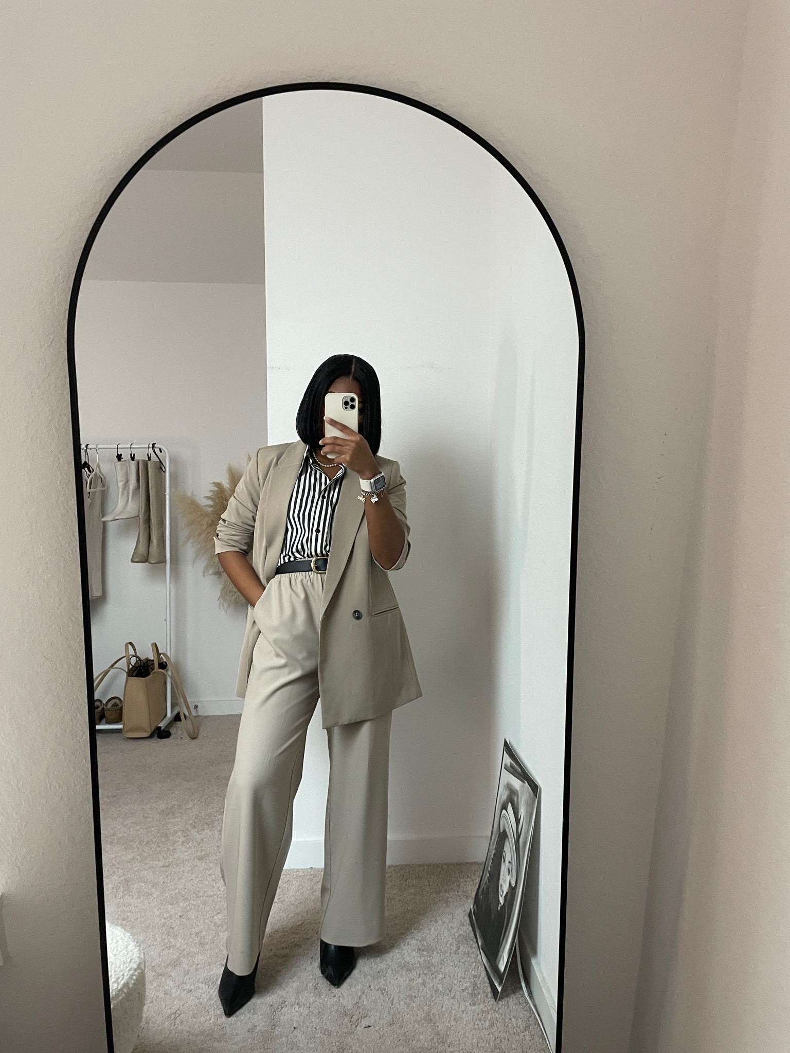 Office outfit idea

Work style, beige blazer, striped button down, business outfit 

#LTKSeasonal #LTKstyletip