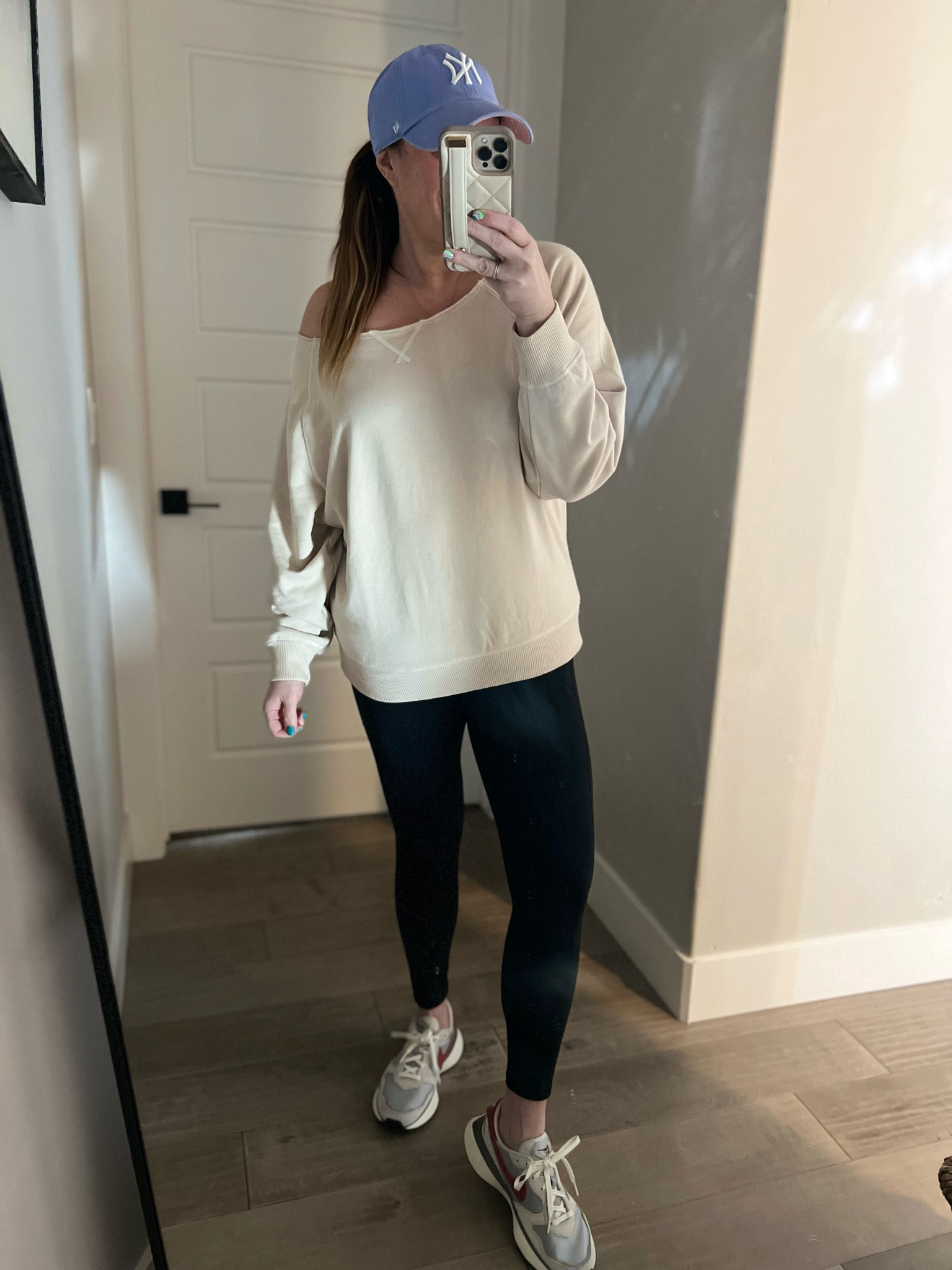 Casual everyday leggings outfit 

#LTKmidsize #LTKover40 #LTKfindsunder50