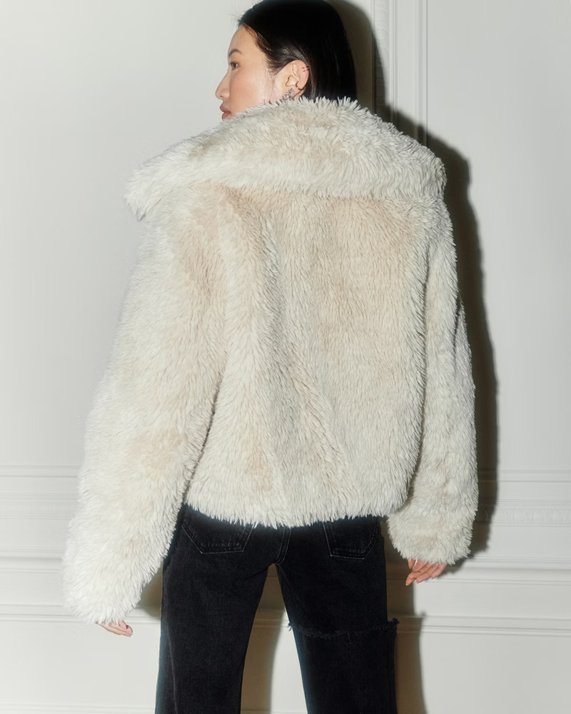 Women's Drama Collar Faux Fur Coat | Women's New Arrivals | Abercrombie.com | Abercrombie & Fitch (US)
