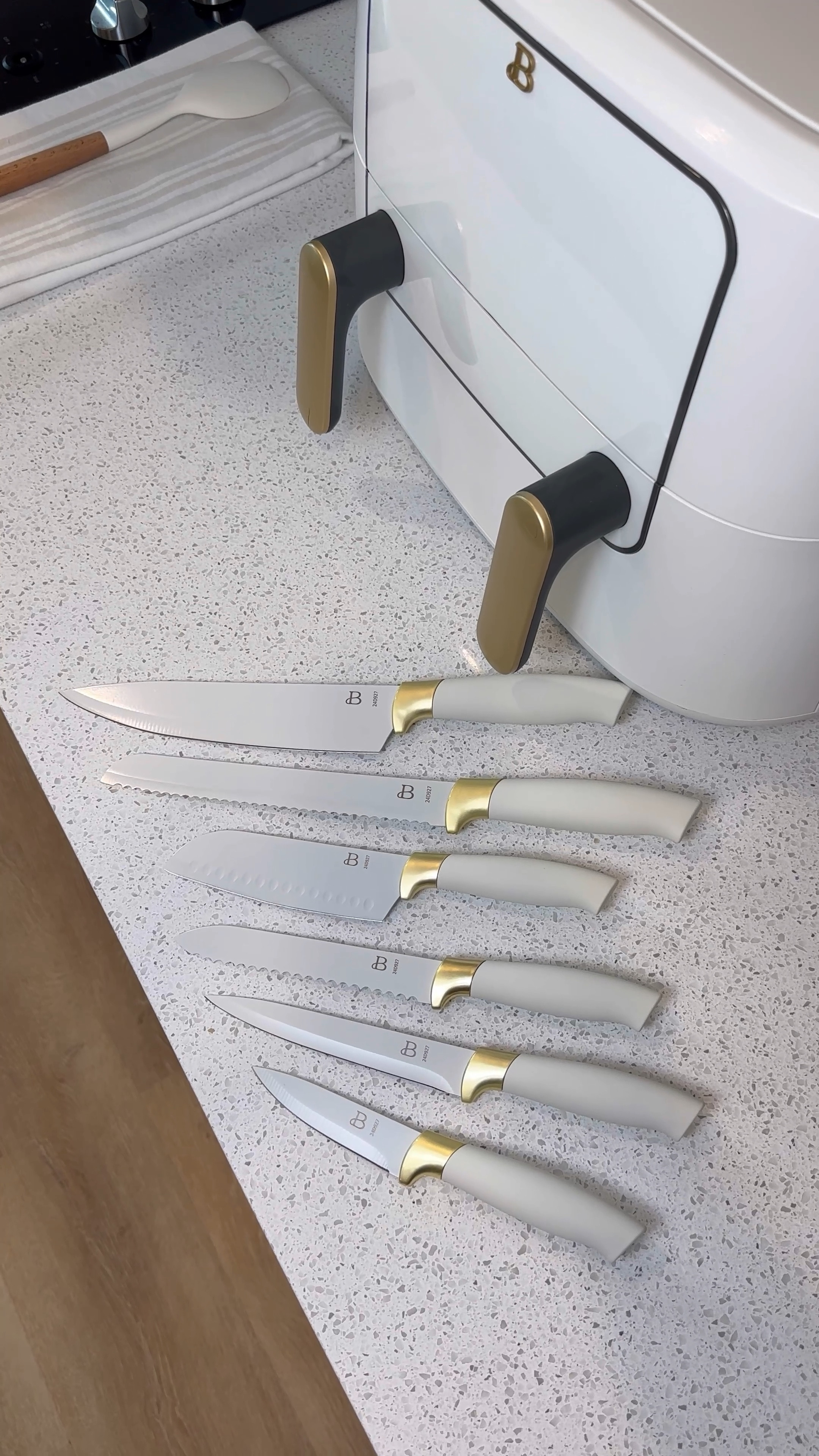Beautiful by Drew knife set 🤍

Walmart
Beautiful by Drew Walmart
Home kitchen
Walmart finds 
Affordable kitchen
White and gold knives 
Affordable home 

#LTKHome