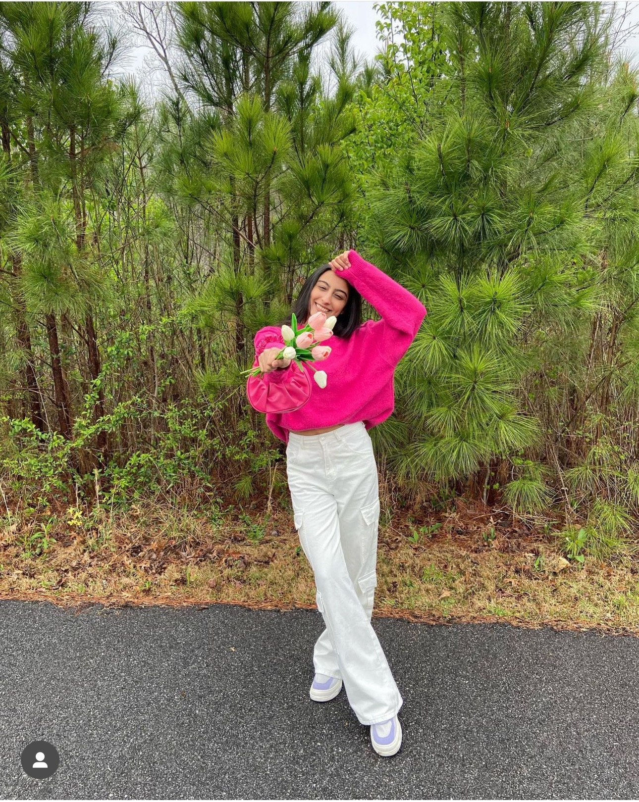 Pink sweater and white jeans combo💕

#LTKstyletip #LTKfindsunder50 #LTKSeasonal