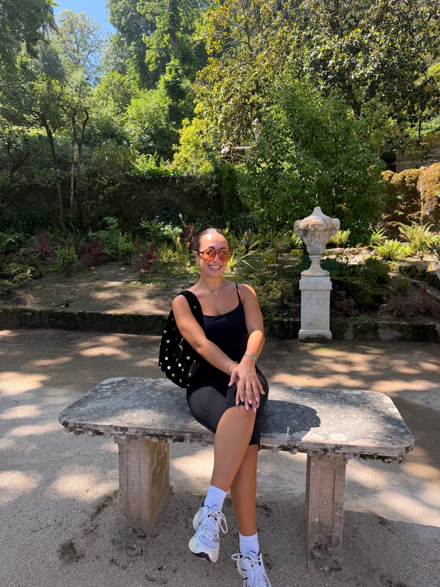 I told you for years that capris are IT. These are my go-to capri leggings I wore all of my euro spring trip ♥️