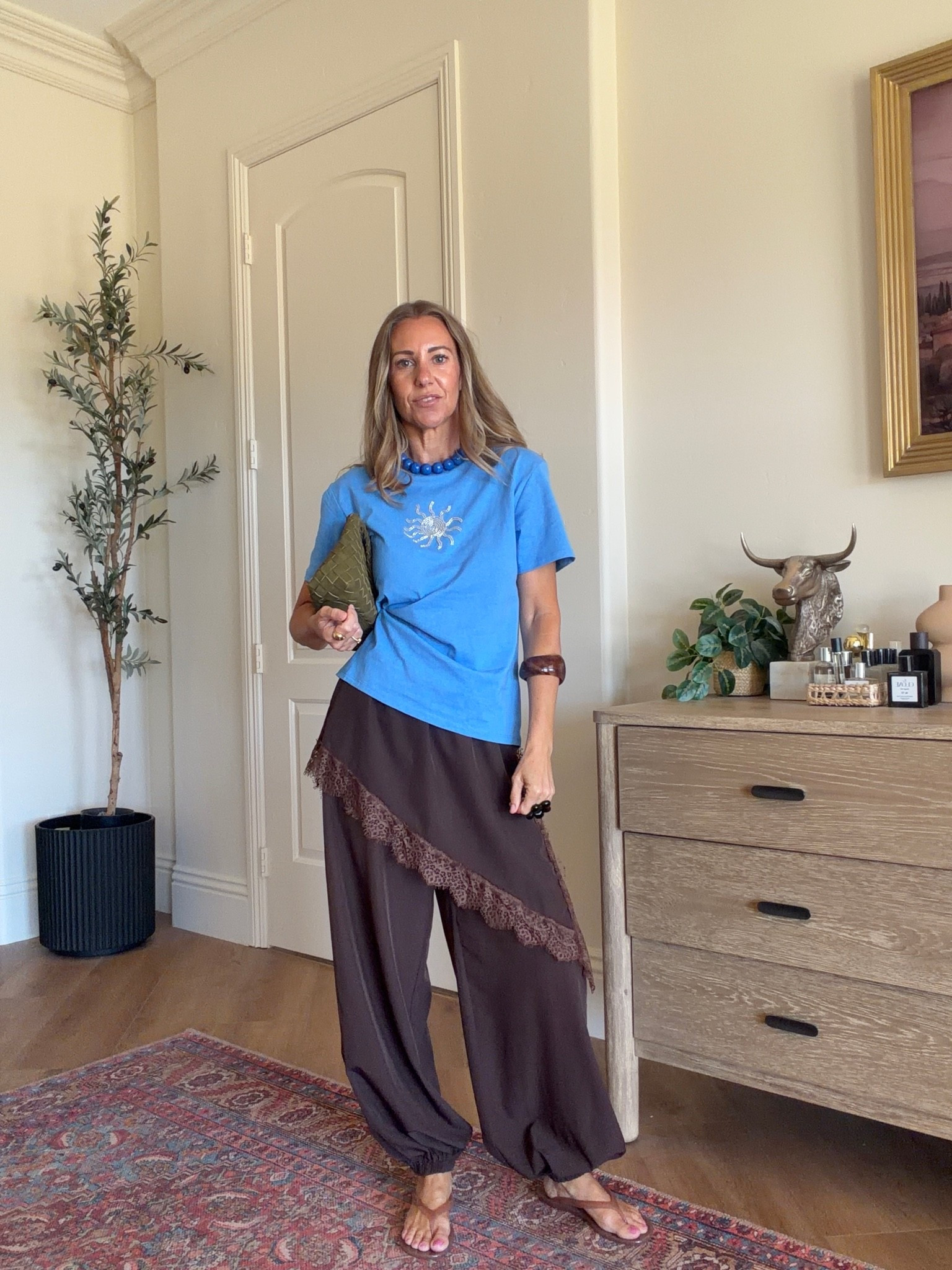Todays outfit 
H&M t shirt size xs
Amazon Balloon pants size xs 
Amazon accessories

#LTKgrwm #LTKootd #LTKSaleAlert