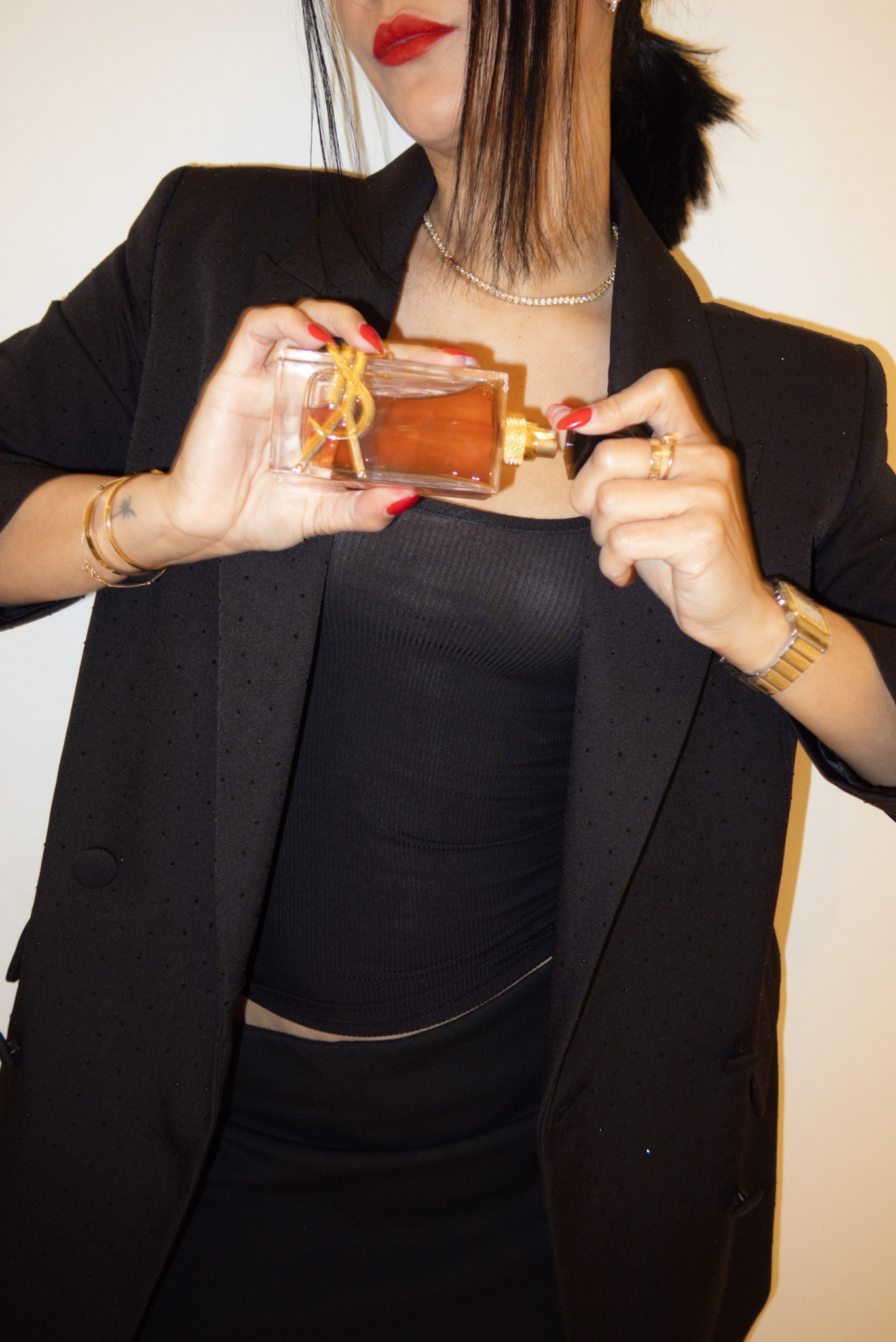 You can’t miss Sephora’s Fragrance For All Event! From 12/15–12/24, Beauty Insider members get 20% OFF full-size fragrances (1oz+), hair & body mists with code SAVESCENTS (✨one-time use✨). Available in-store, online, and at Sephora at Kohl’s.

Last-minute gifting? 🎁 Use FREE Same Day Delivery with QUICKGIFTS (multi-use through 12/24) and get your beauty delivered TODAY.

Hermanas, tell me below which fragrance I should try this season 👇✨

#FragranceForAll #SAVESCENTS #QUICKGIFTS @sephora @sephoracanada #sephorapartner