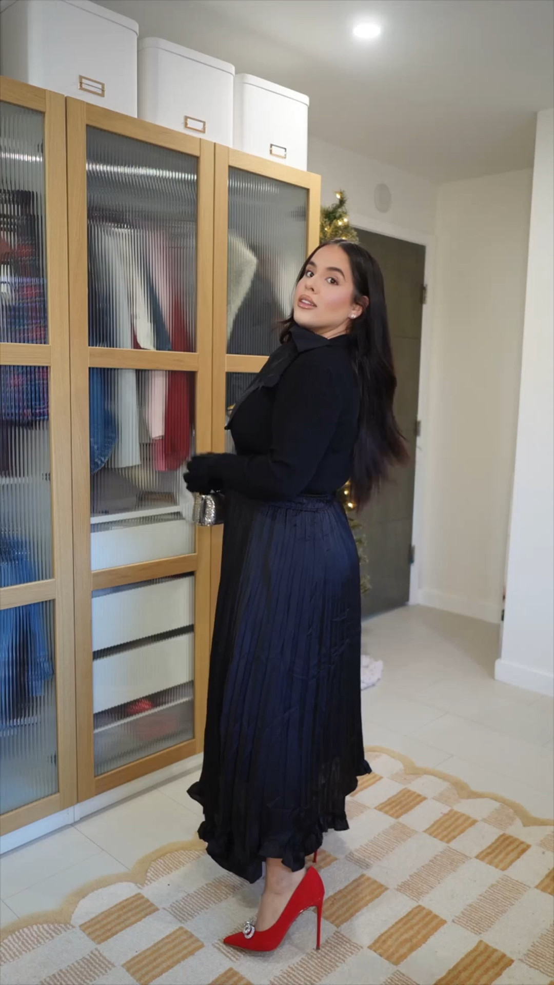 All-black for the holidays? Always a YES 🖤✨Chic, flattering, and so classy with the red heels. 

Wearing size L in both!  




#LTKSeasonal #LTKHoliday #LTKMidsize