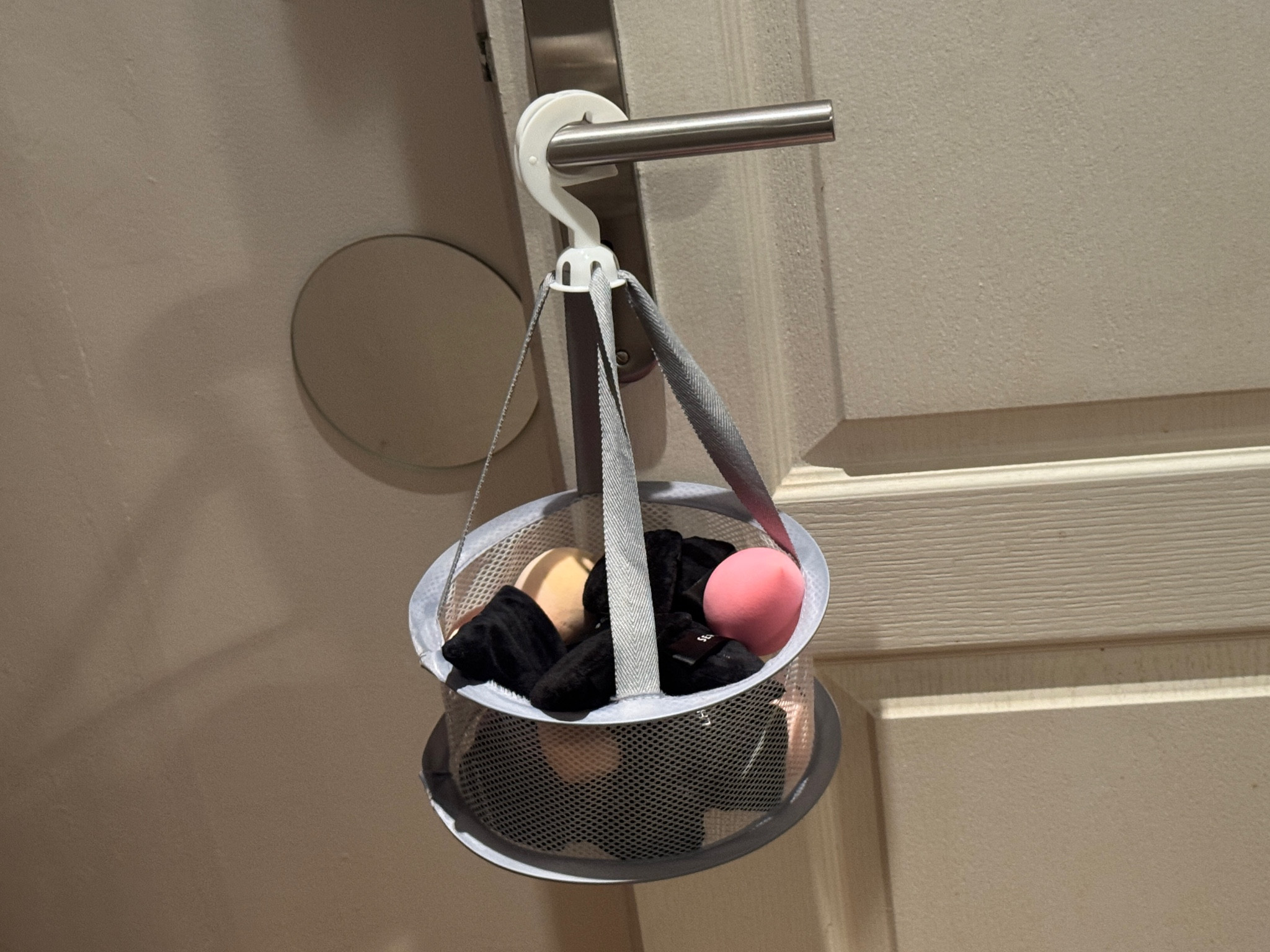 Je ne peux plus m’en passer pour faire sécher houppettes et éponges ! 

#LTKeurope #LTKfrance #LTKbeauty