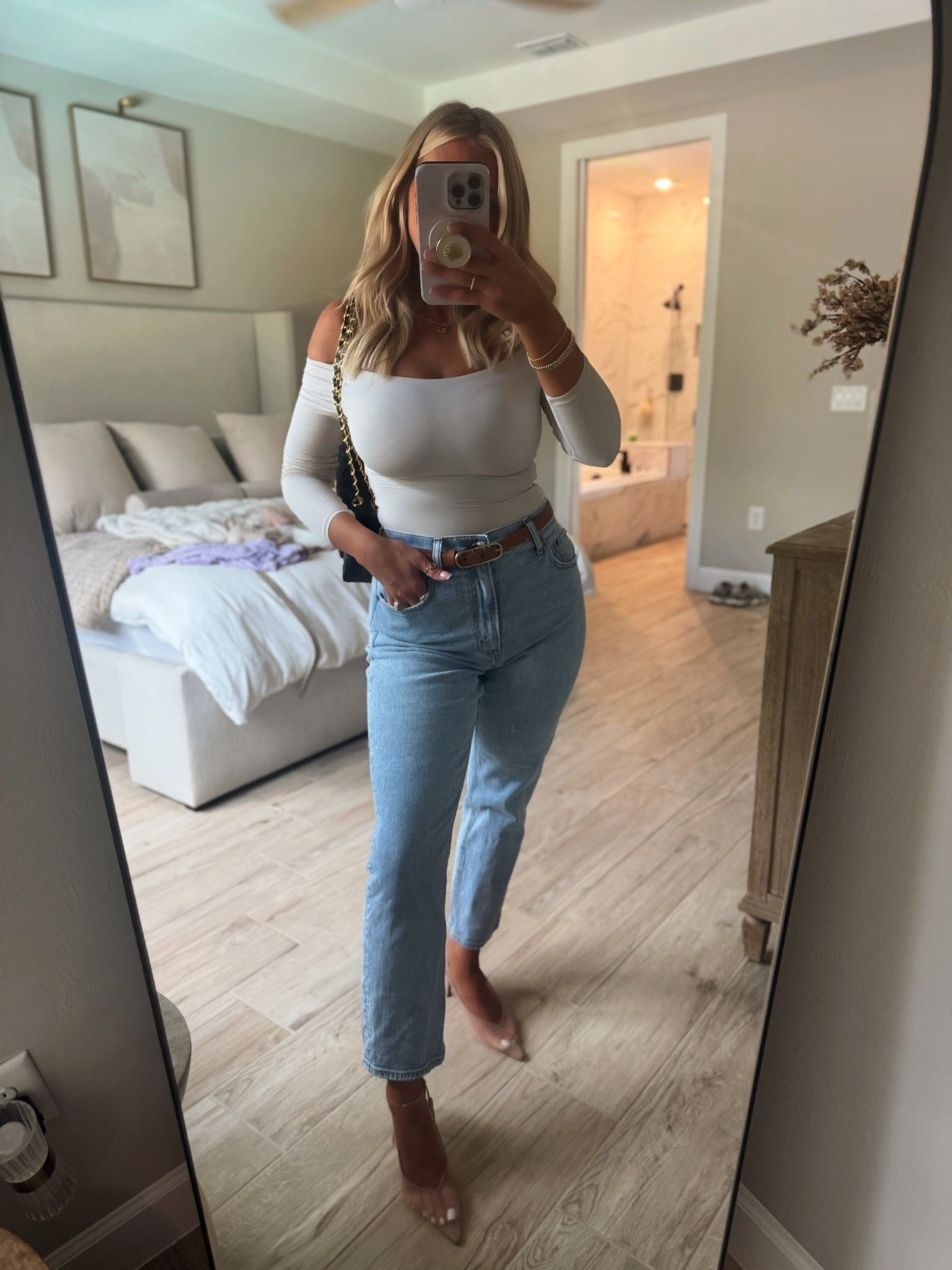 Abercrombie denim sale! Some of my most worn pairs I reach for all the time! 

I do a 28 in all! #abercrombiedenim