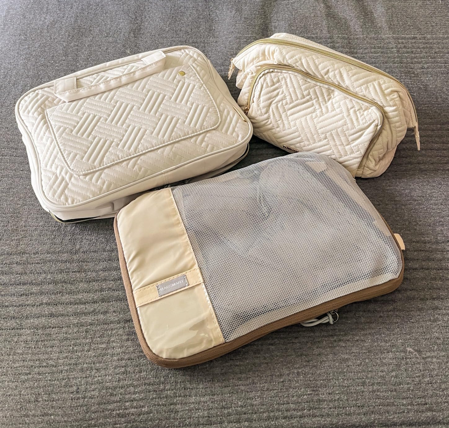 Amazon.com: BAGSMART Travel Makeup Bag, Cosmetic Bag Small Make Up Organizer Case,Wide-open Pouch... | Amazon (US)