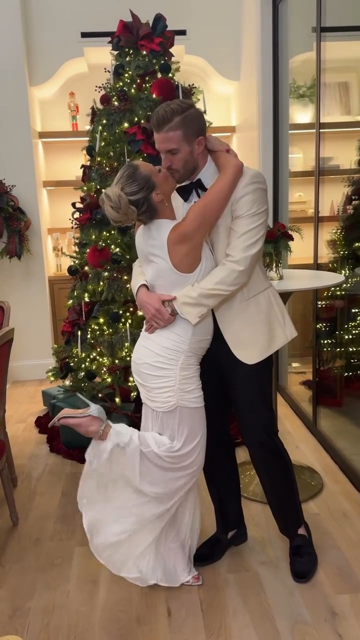 Holiday Party Dress
Christmas Party Dress
Formal Dress 

#LTKHoliday #LTKootd