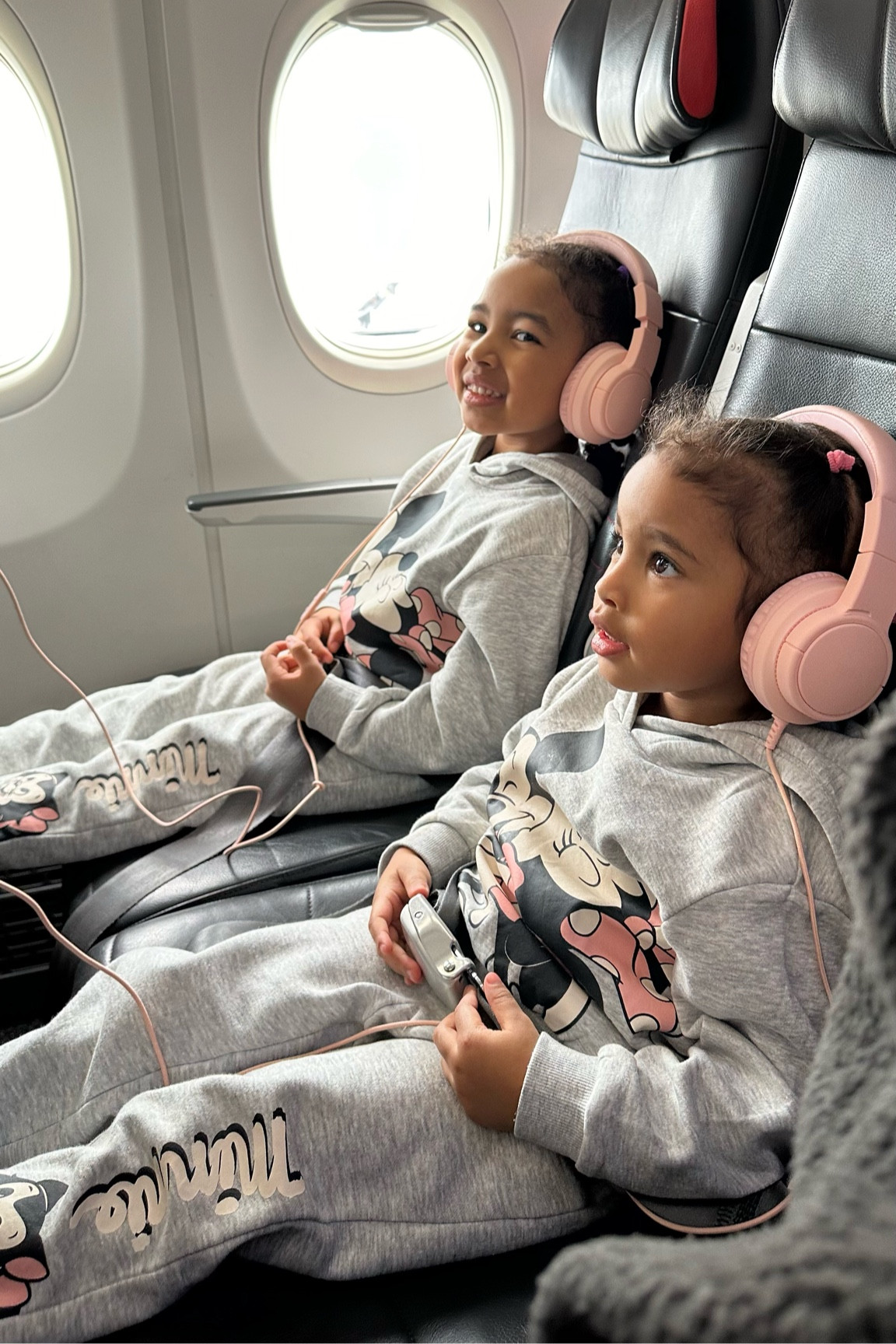 Outfits + headphones 