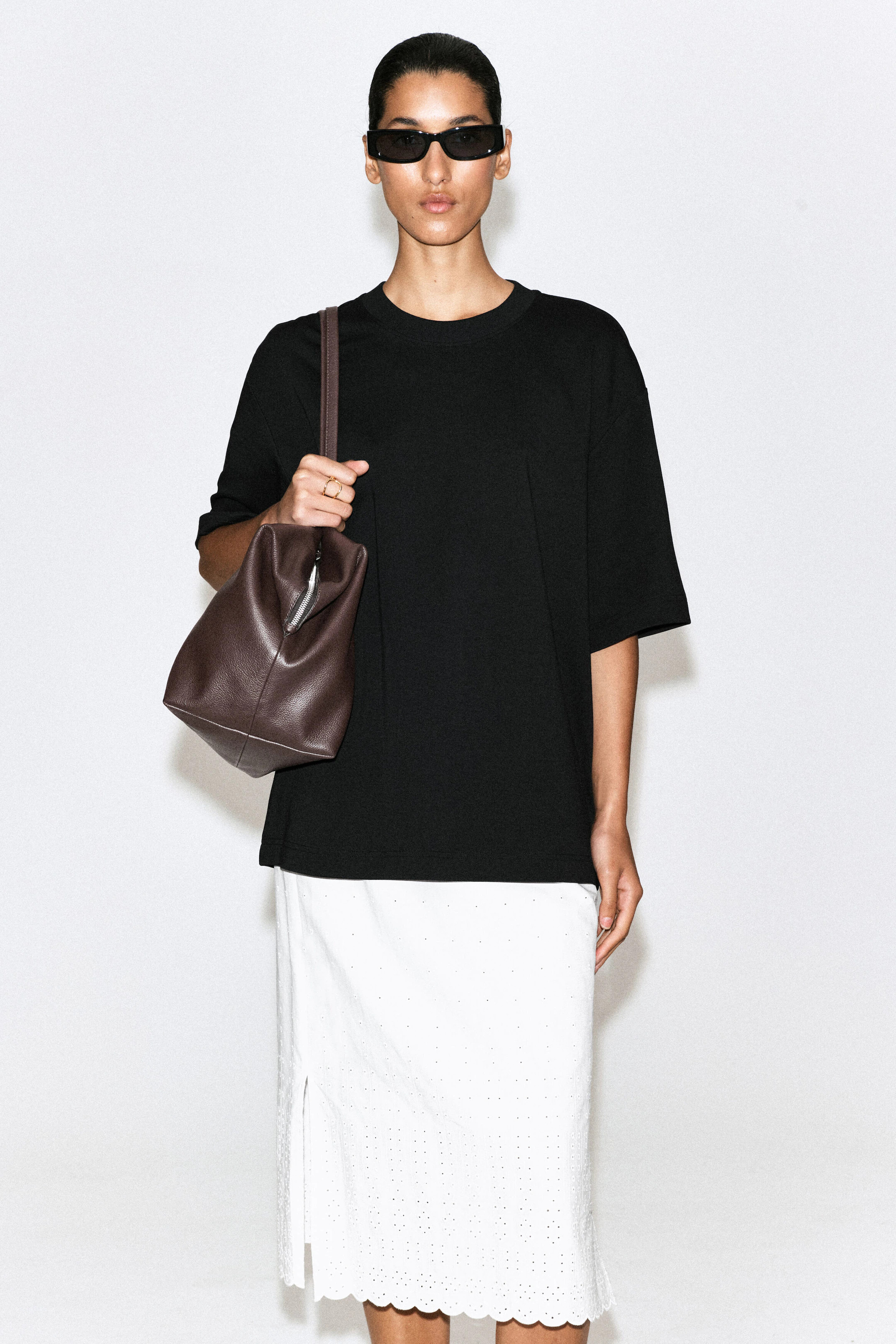 OVERSIZED-T-SHIRT - SCHWARZ | COS AT | COS (EU)
