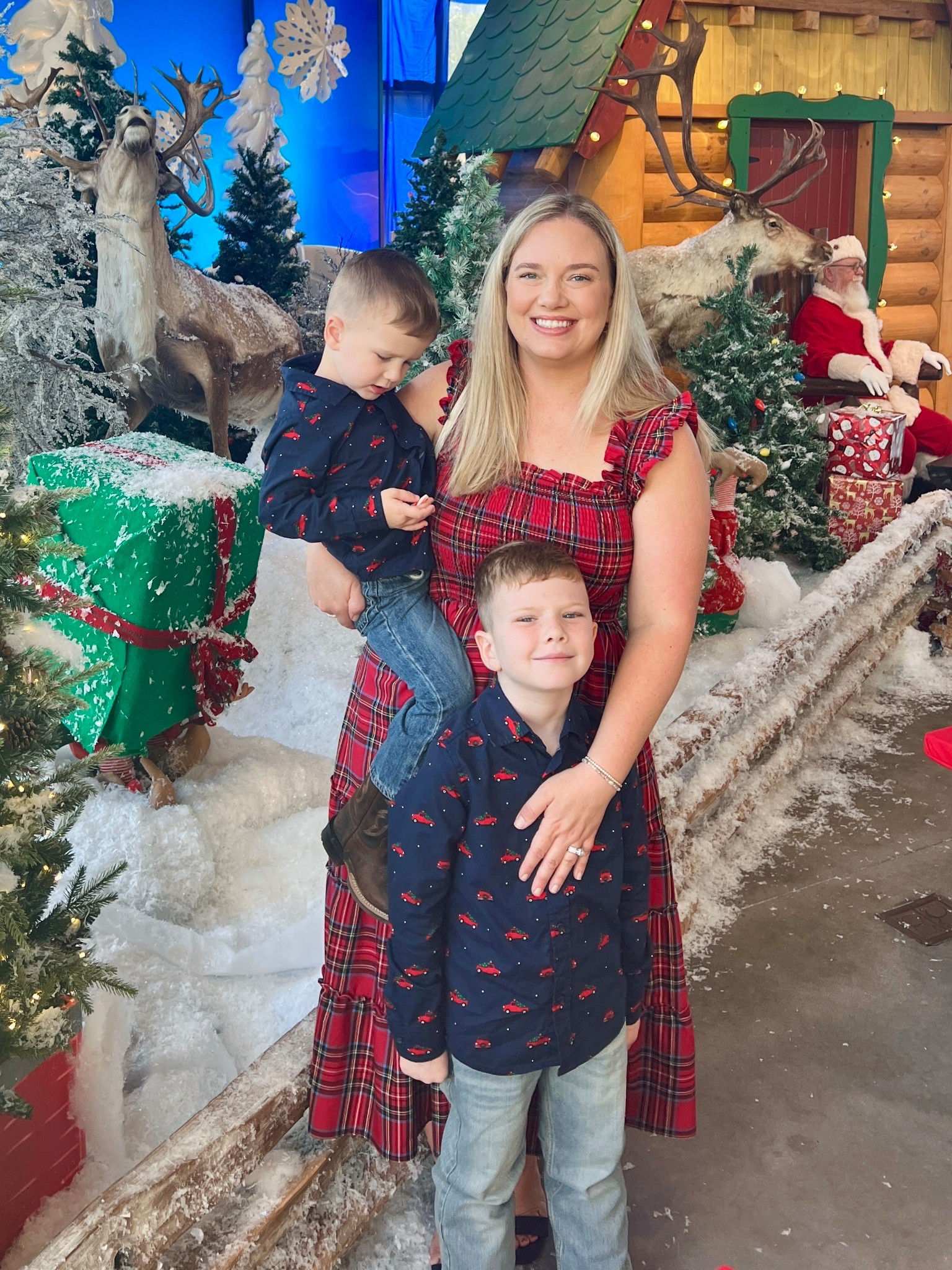 Love this midsize dress for Family Christmas photos.

Toddler boy Christmas. Dad and me matching. Christmas matching. Jollywood nights. 

#LTKHoliday #LTKFamily #LTKSeasonal