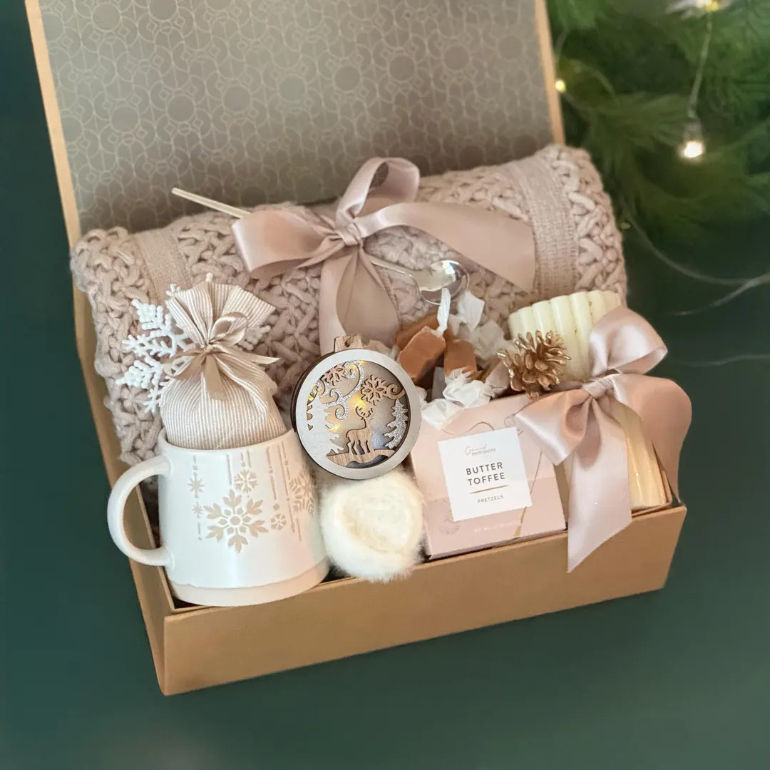 Christmas Personalized Handmade Gift Box for Women, Best Friend, Thank You Gift Basket, Care Pack... | Etsy (US)