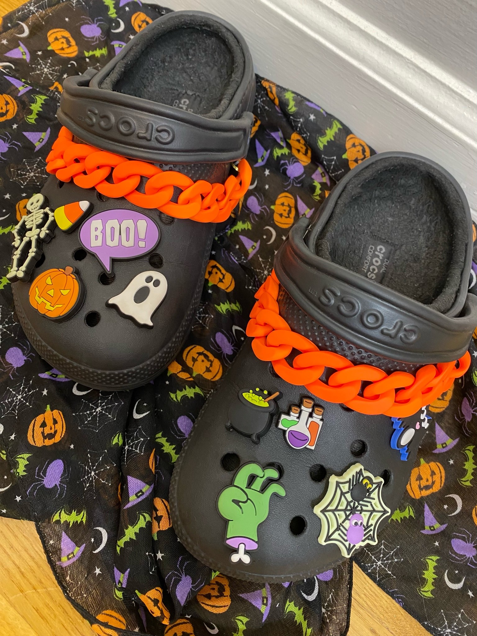 Halloween best sale croc jibbitz