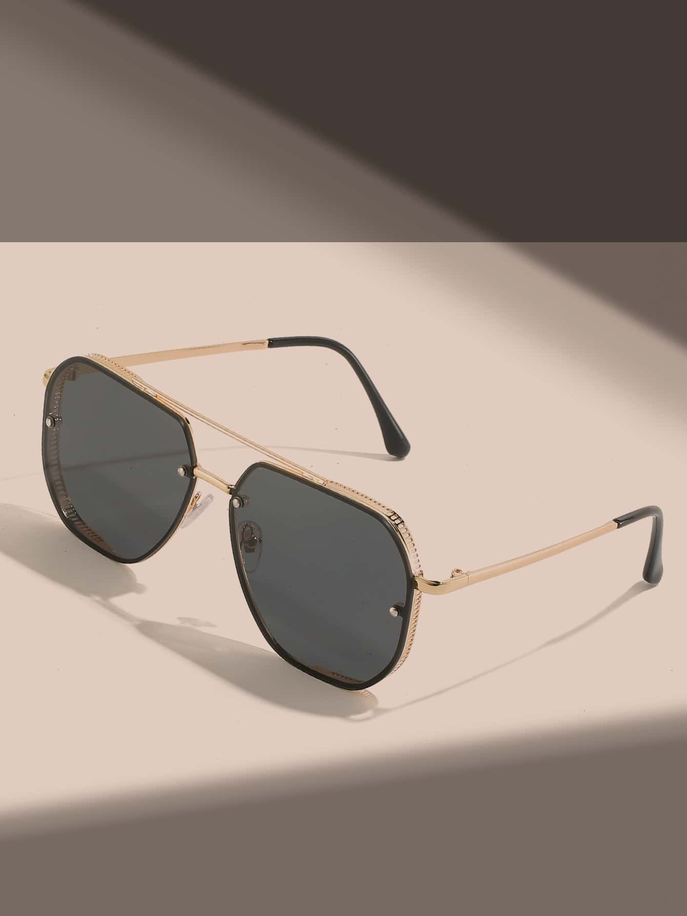 1pc Women Top Bar Rivet Detail Fashion Glasses Vintage Shades Beach Accessories Beach Accessories... | SHEIN