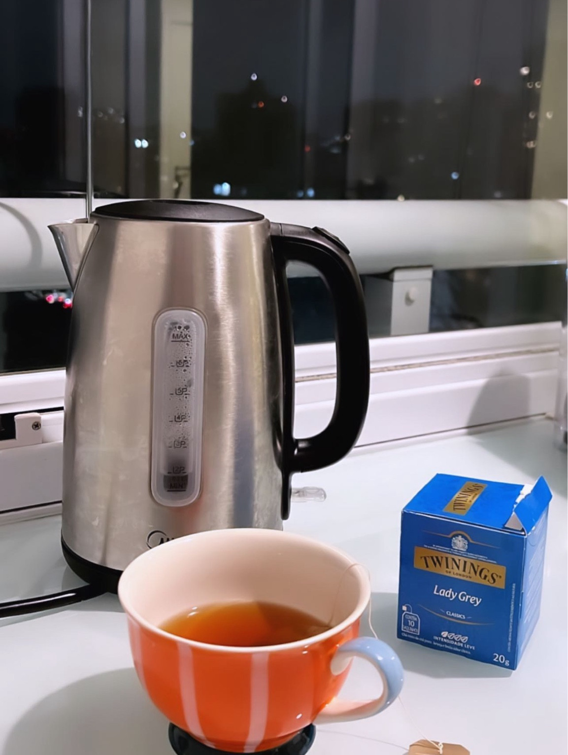 Meu chá preto favorito, feito com folhas de chá preto e cascas de laranja e limão, ele tem um sabor único, elaborado para os amantes de Earl Grey que preferem sabores um pouco mais frutados.

#LTKbrasil #LTKhome