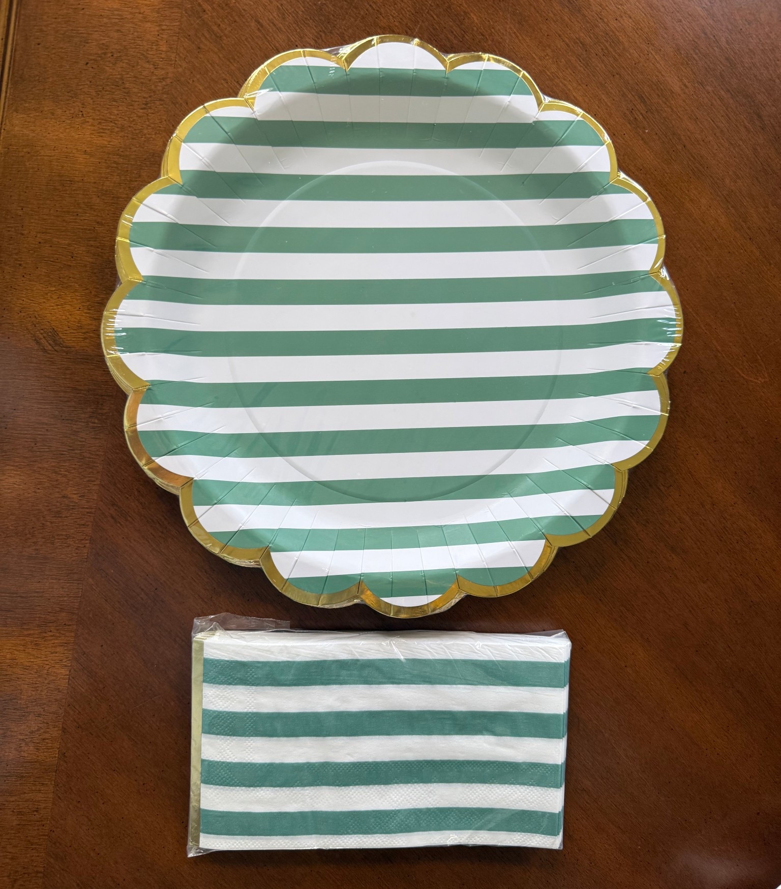 Order now for Master's weekend!! Adorable green and white plates for under $4! 