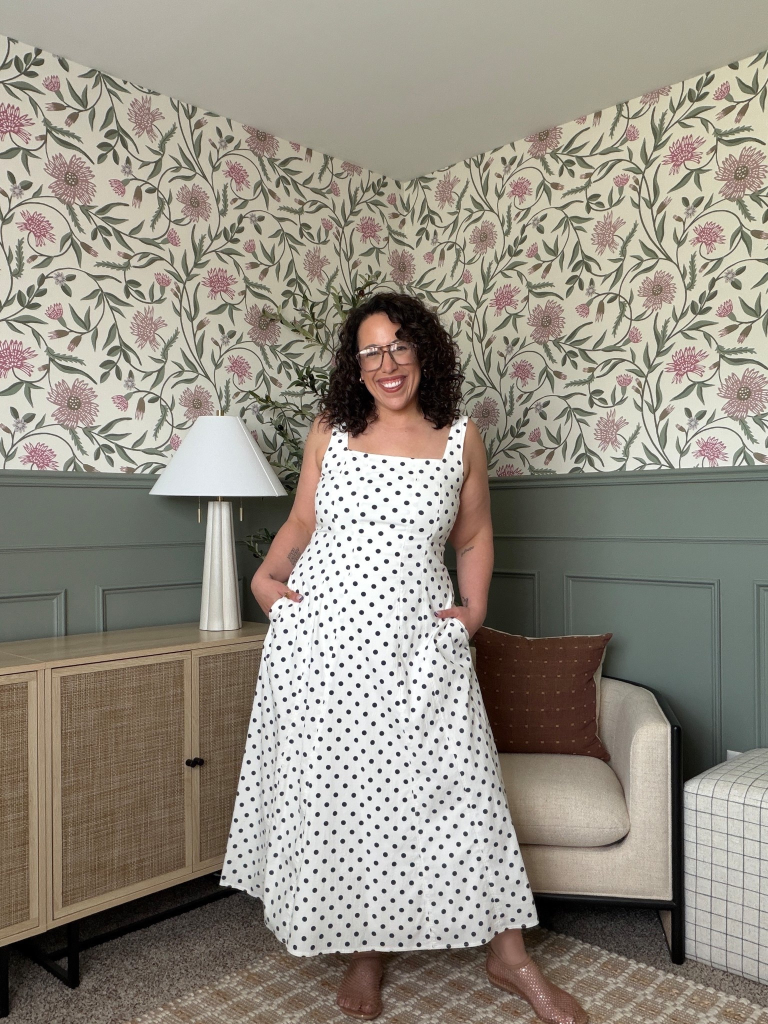 Abercrombie dress for the midsize girl! This linen dress is perfect for spring ‼️ size large wearing Amazon strapless bra! 

#LTKmomlife #LTKMidsize #LTKootd