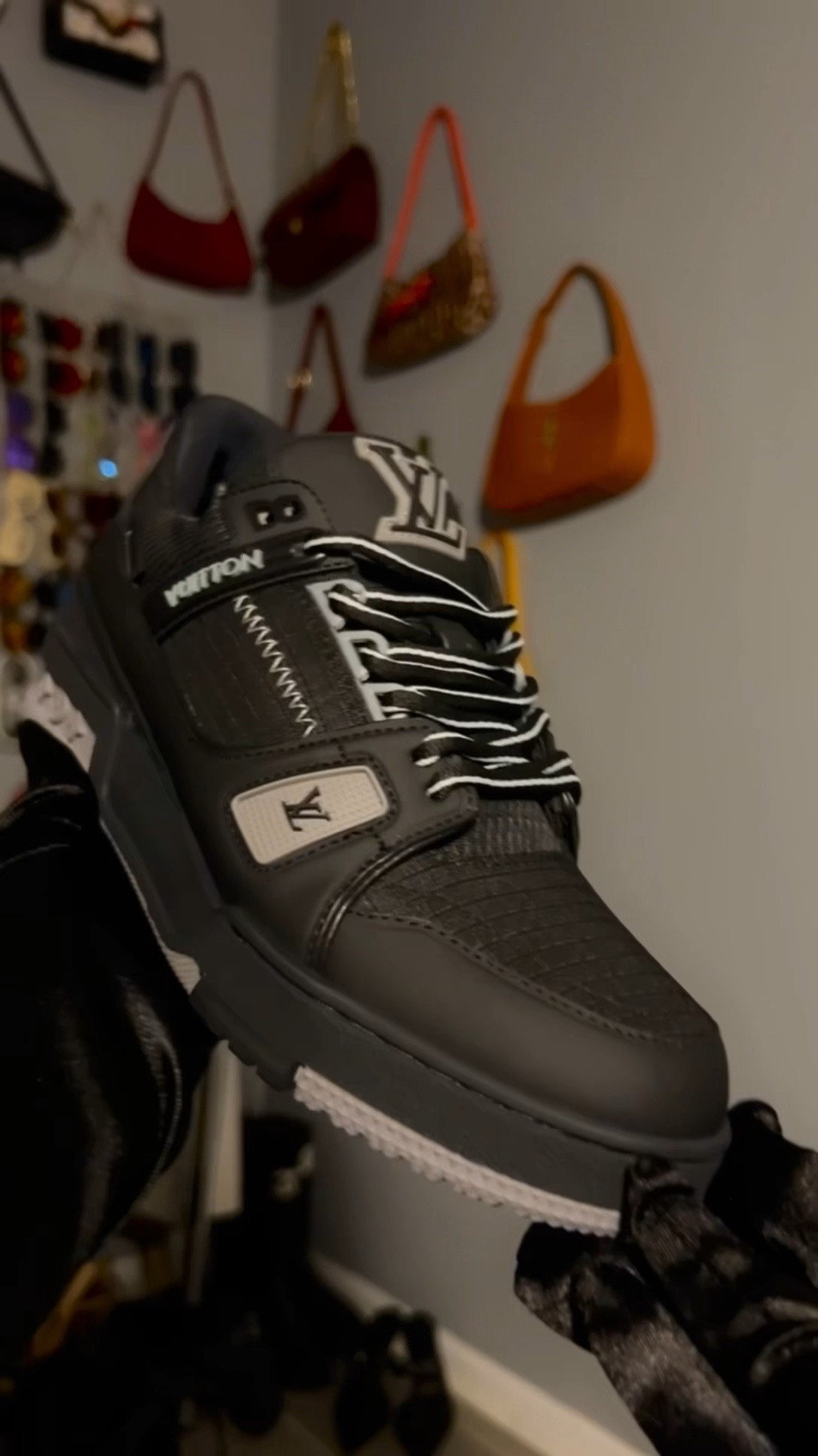 Link➡️ https://astylegrab.com/product/11-louis-vuitton-trainer-sneaker-low-sh-01-tr15/ • Use my code ashieka-5 if you want to save a little •
these instantly upgrade a simple outfit
#ltkshoecrush #ltkstreetstyle #ltkstyle #ltkfinds #ltkluxuryvibes


#LTKSaleAlert #LTKootd #LTKgrwm