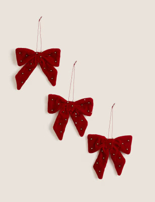 Lot de 3&amp;nbsp;d&eacute;corations en velours &agrave; suspendre en forme de noeud | Marks and Spencer FR