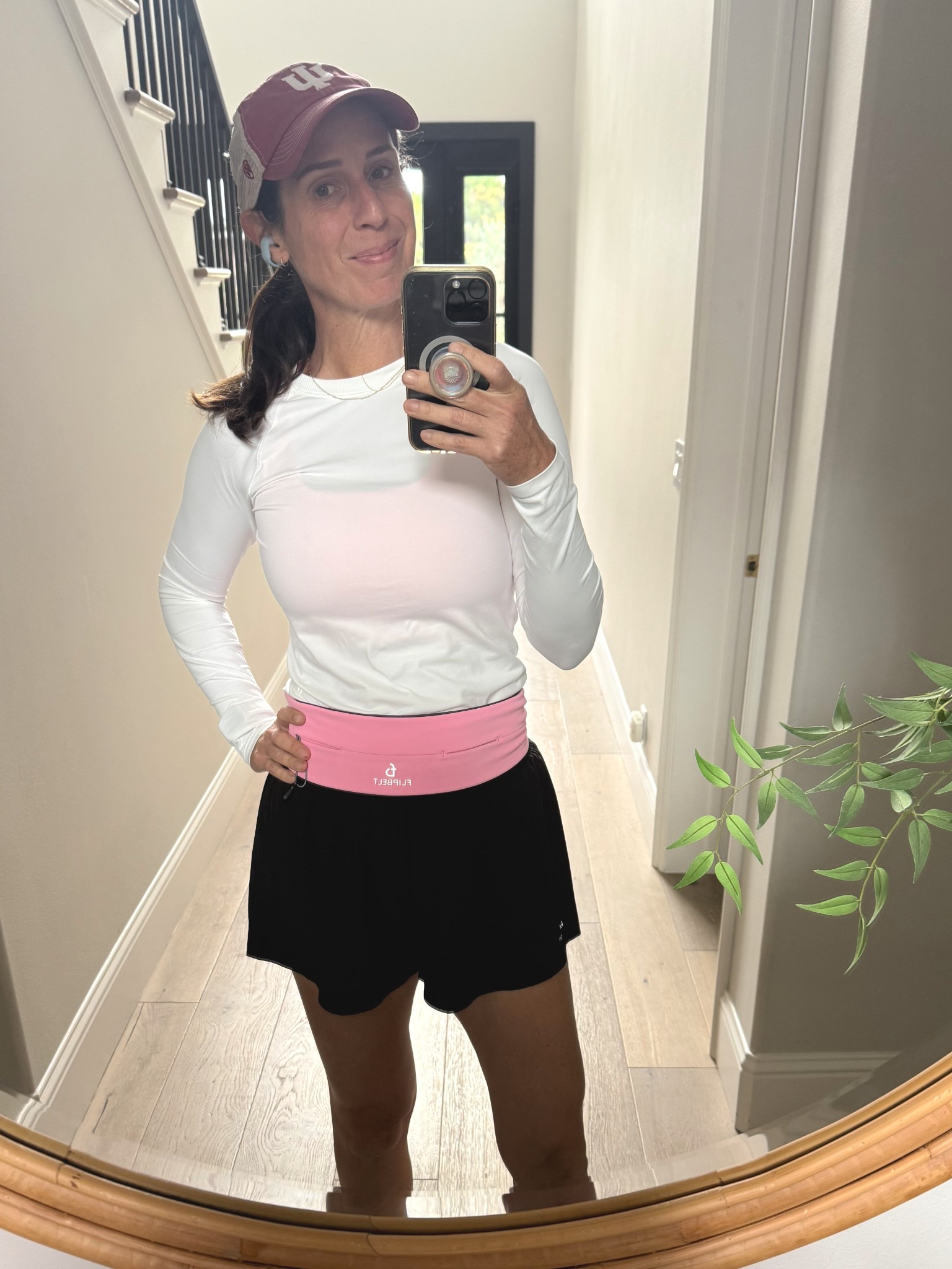 It’s finally long sleeves for run weather here in Southern California and this one by Vuori is my fave I have it in black and white 

#LTKFindsUnder100 #LTKOver40 #LTKActive