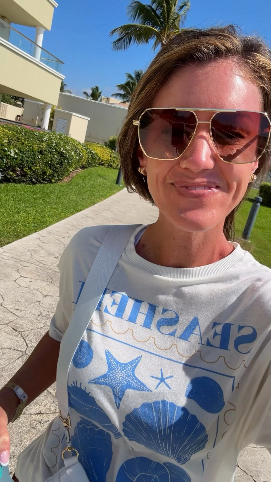 🐚 The cutest tee perfect for vacation, and less than $10

#LTKTravel #LTKSeasonal