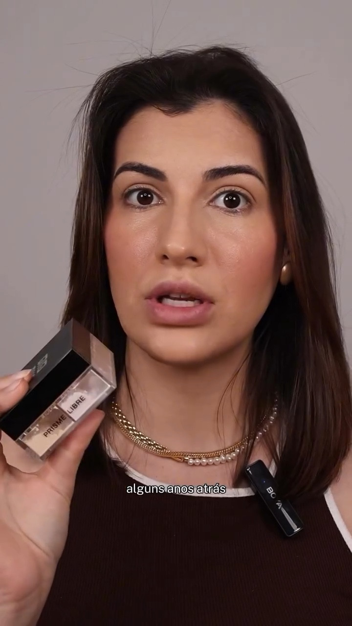 ✨ Comparando as fórmulas do pó Prisme Libre de Givenchy ✨

Esse pó parou a internet duas vezes: quando ele foi lançado e quando resolveram mudar a fórmula do pó. 

Nessa mini resenha vamos ver o que mudou, se tem glitter e, saber a minha opinião!🔥
Acredito que muitos de vocês vão concordar comigo! 

Me contem o que acharam das mudanças, do efeito nada pele e se vocês já compraram o pó na nova fórmula! Me contem tudo! 

#maydancini #maquiagemimportada #givenchybeauty #prismelibre #maquiagem #potranslucido #givenchymakeup #maquiagemlovers #maquiagembrasil