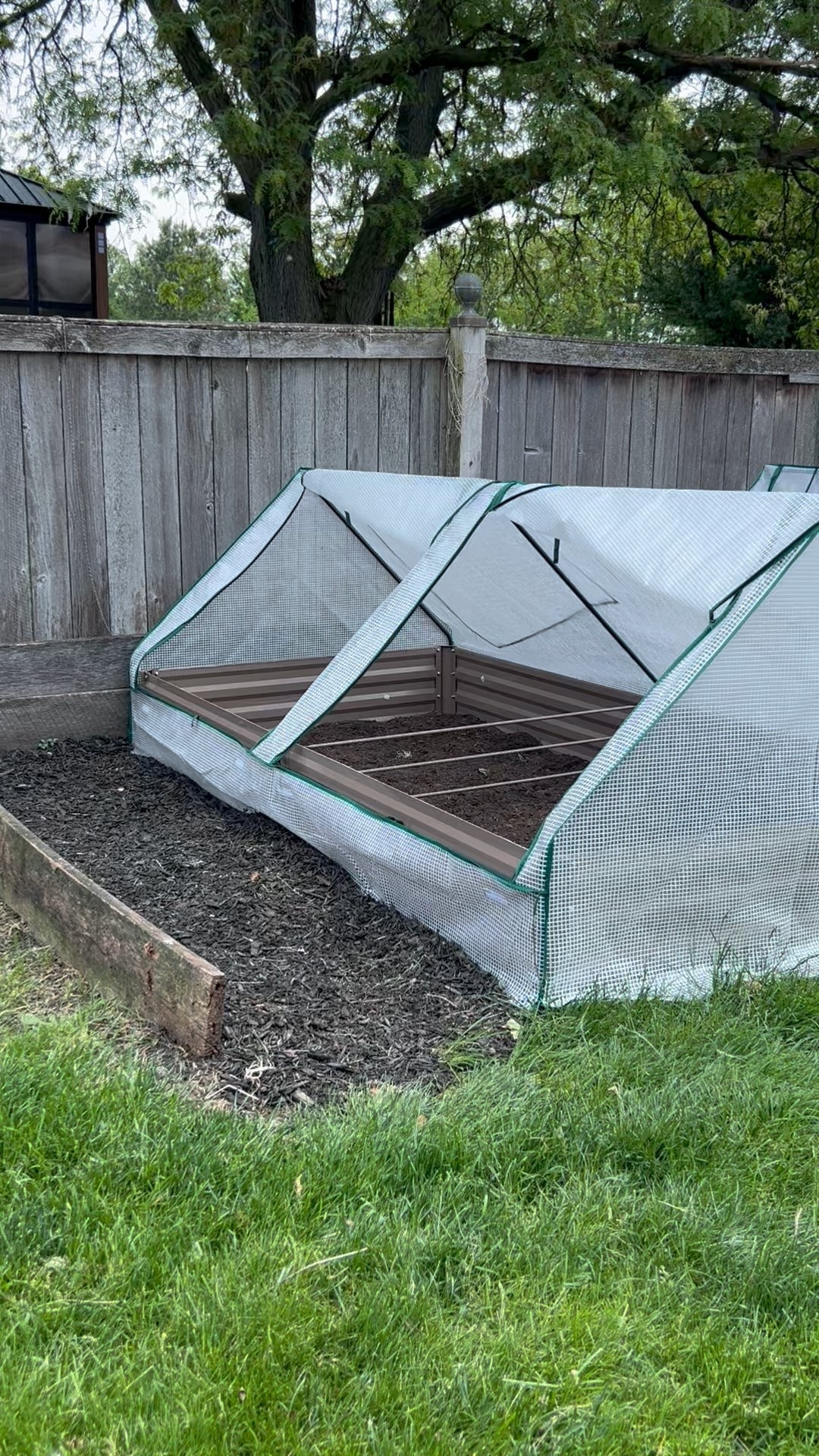 Raised garden bed details 