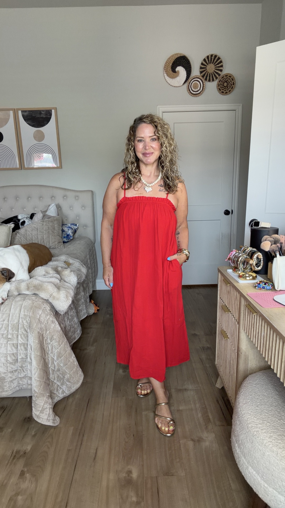 Size medium
Sandals tts