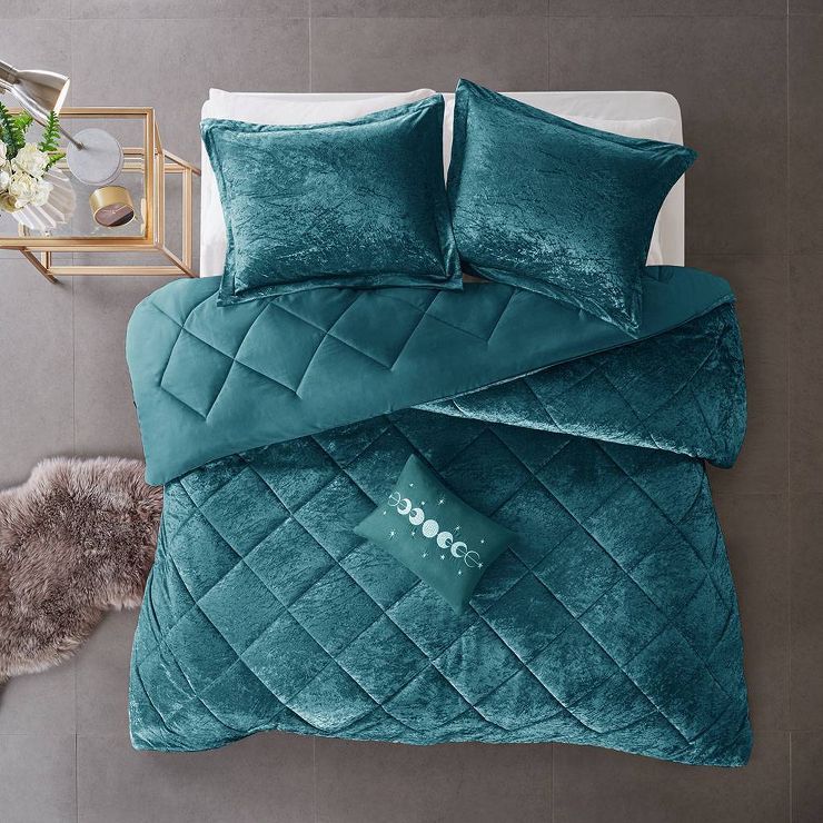 Intelligent Design Alyssa Velvet Comforter Set | Target