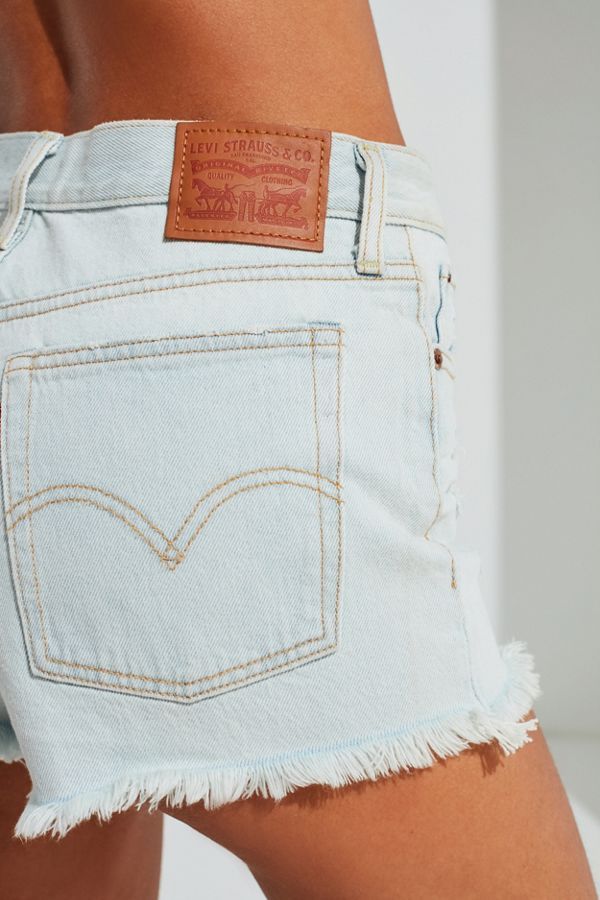Levi's Frayed Wedgie Short – Indigo | Urban Outfitters (US and RoW)