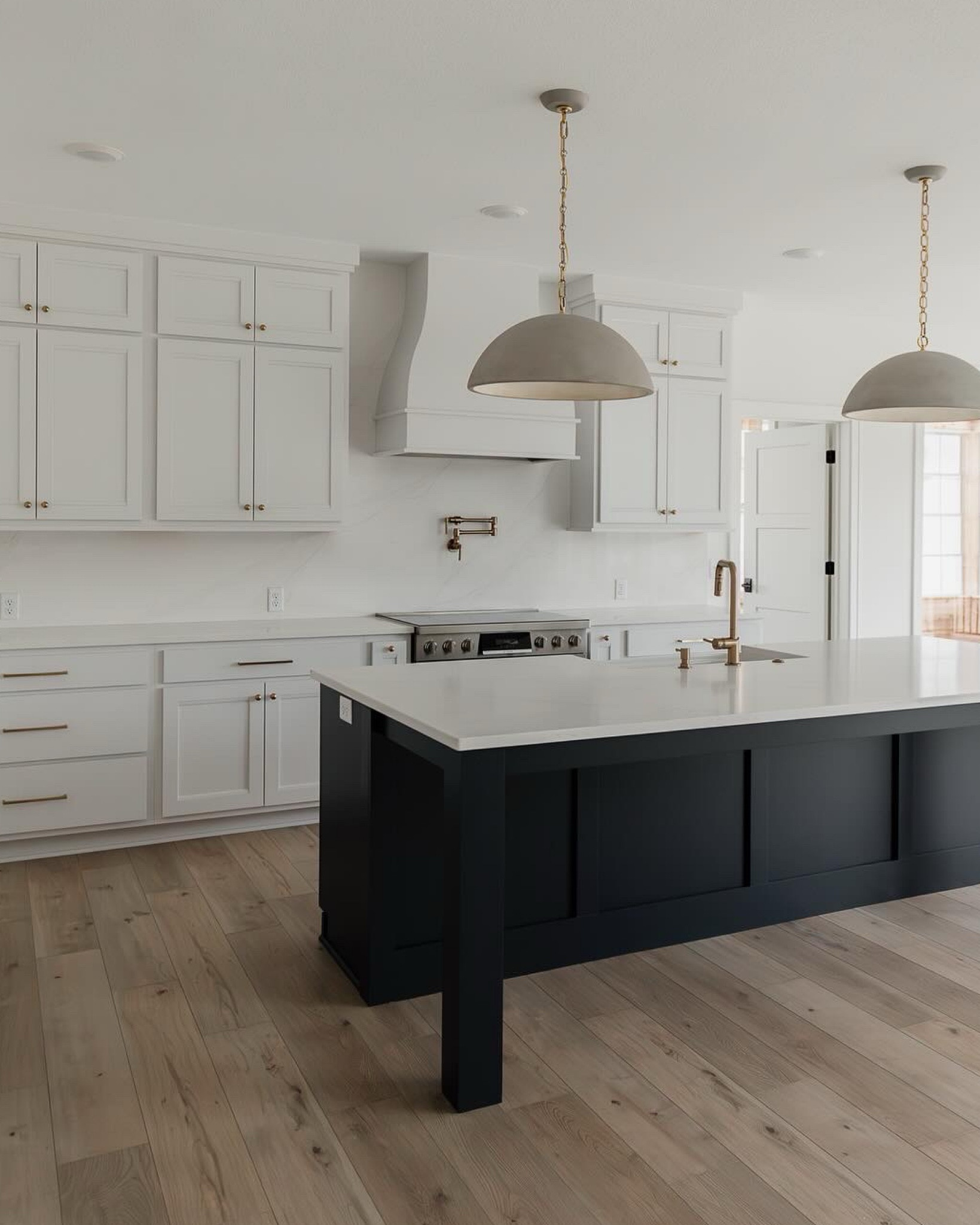 Bright and spacious transitional kitchen!



#LTKhome #LTKfamily