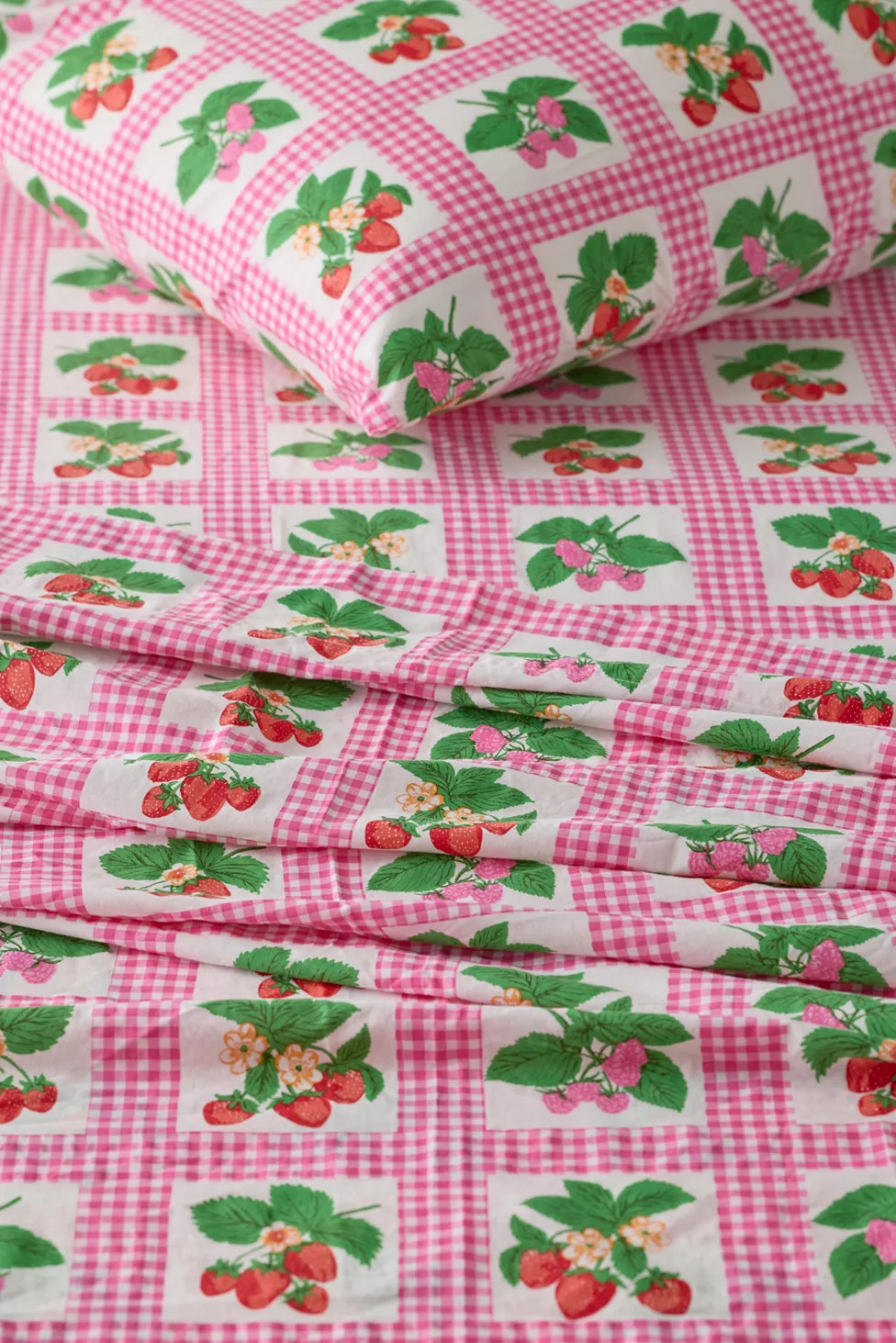 Gingham Fruit Sheet Set | Urban Outfitters (US and RoW)