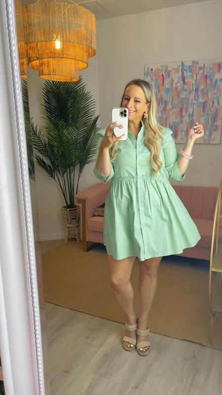 Mint dress! Such a great color for spring! I’m in a size Medium💚 Paired with floral earrings and pink and white bracelets

#springdress #springstyle #mintdress #preppystyle #springoutfit


#LTKSeasonal