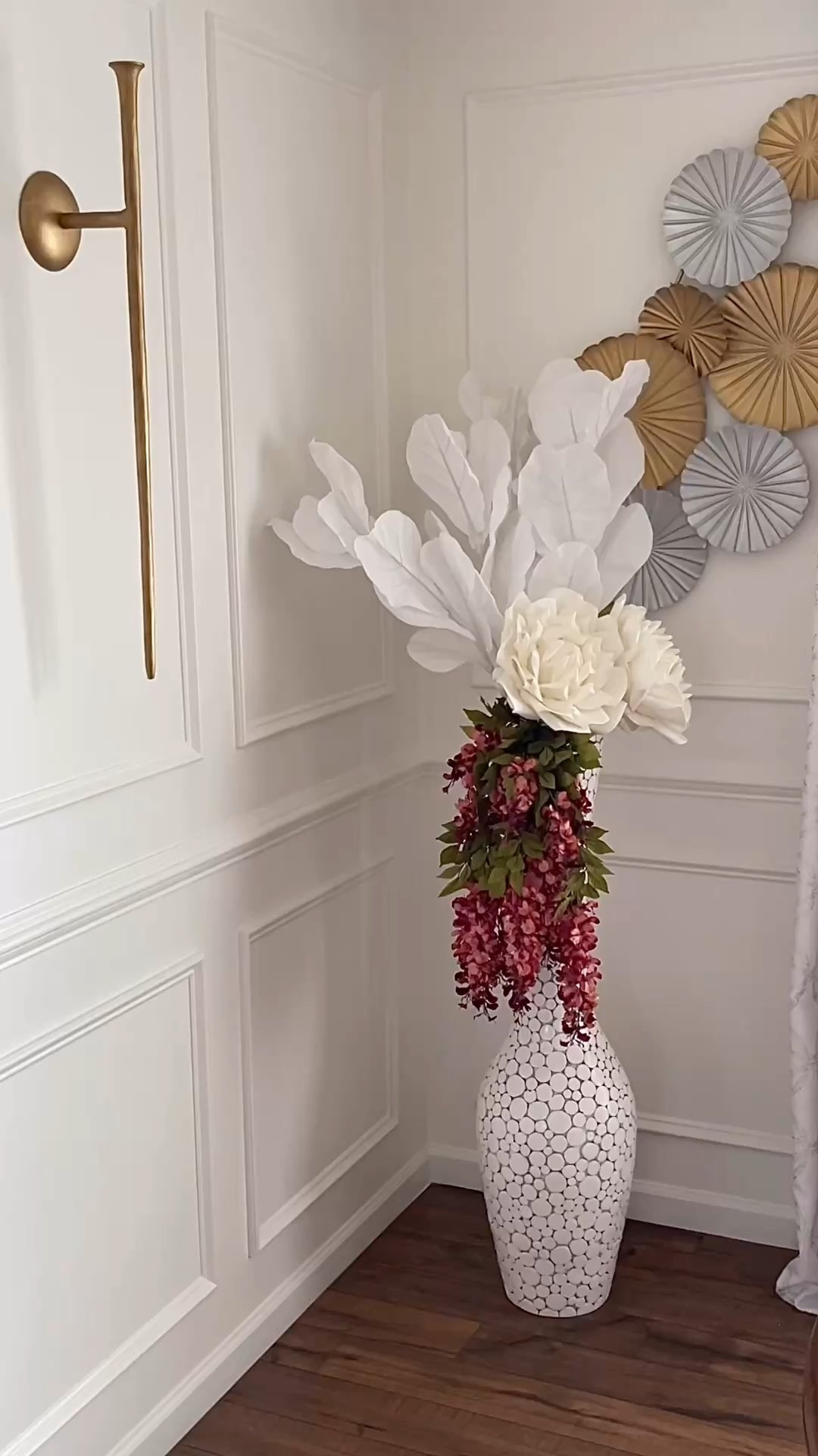 There are so many ways to style this beautiful floor vase and it can be styled year round. And it’s currently in sale. Shop below. 


Floor vase home decor 

#LTKSaleAlert #LTKHome #LTKStyleTip