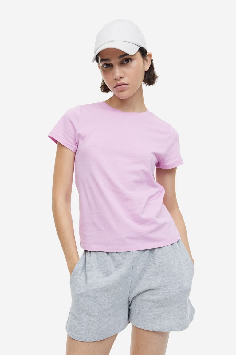 Figurbetontes T-Shirt | H&M (DE, AT, CH, DK, NL, NO, FI)