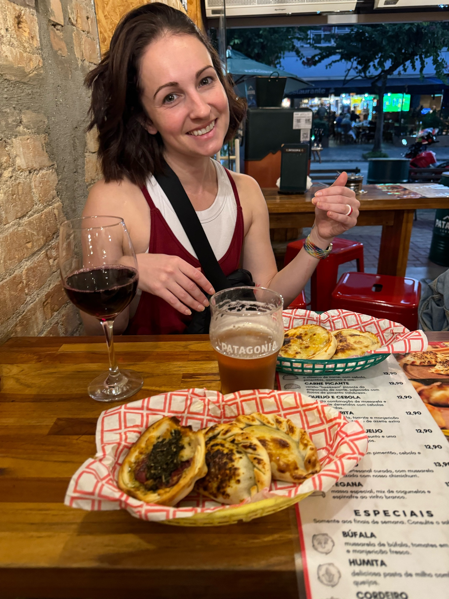 Empanadas and wine 🩵🇧🇷😱



#LTKStyleTip #LTKTravel #LTKActive